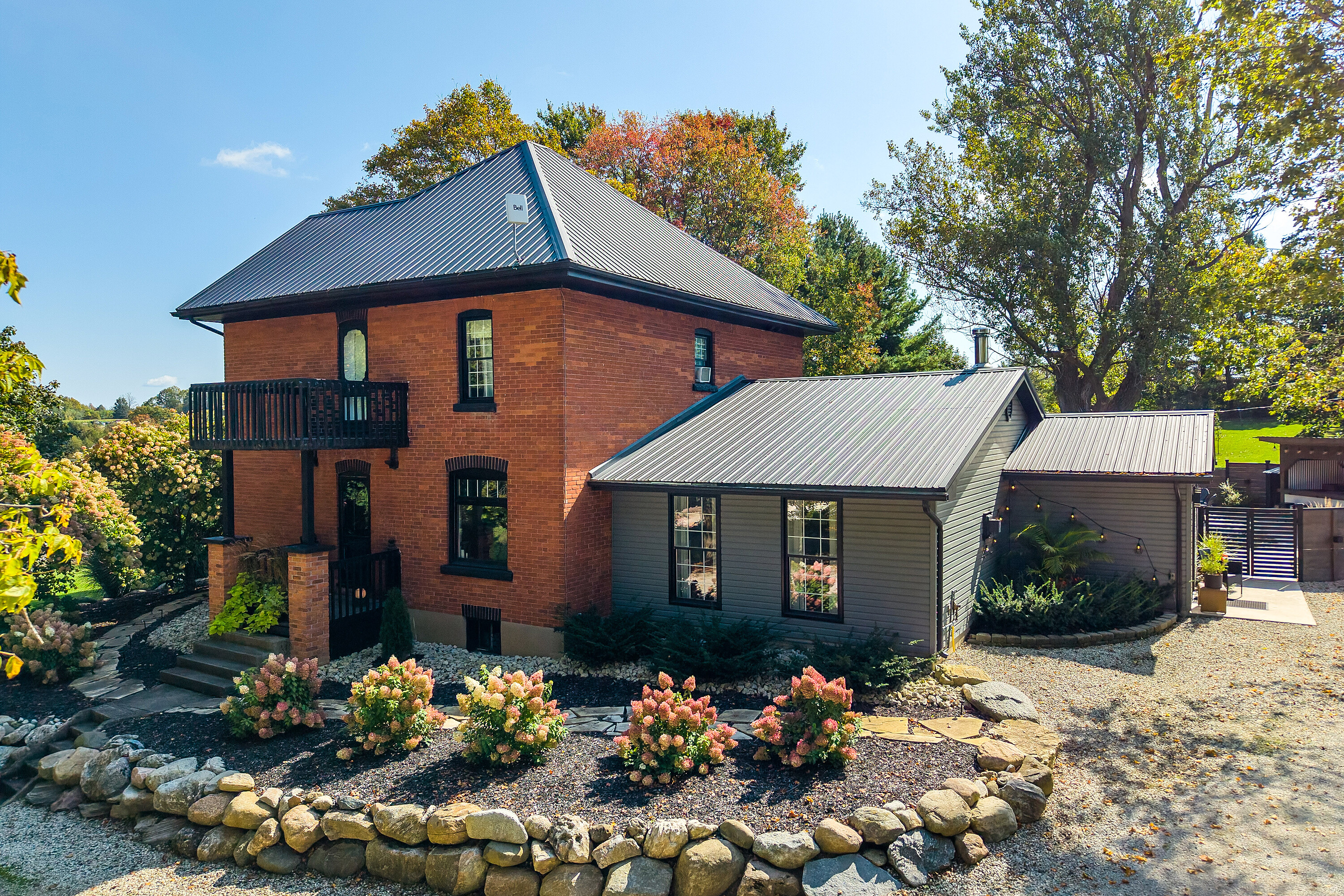  Charming Century Home - 物件實景