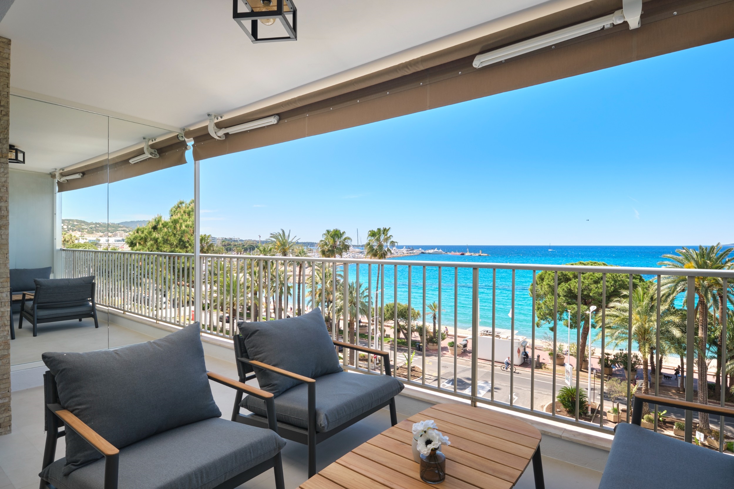  Cannes Croisette, 2-beds apartment with stunning sea view - Perfect condition. - 物件實景