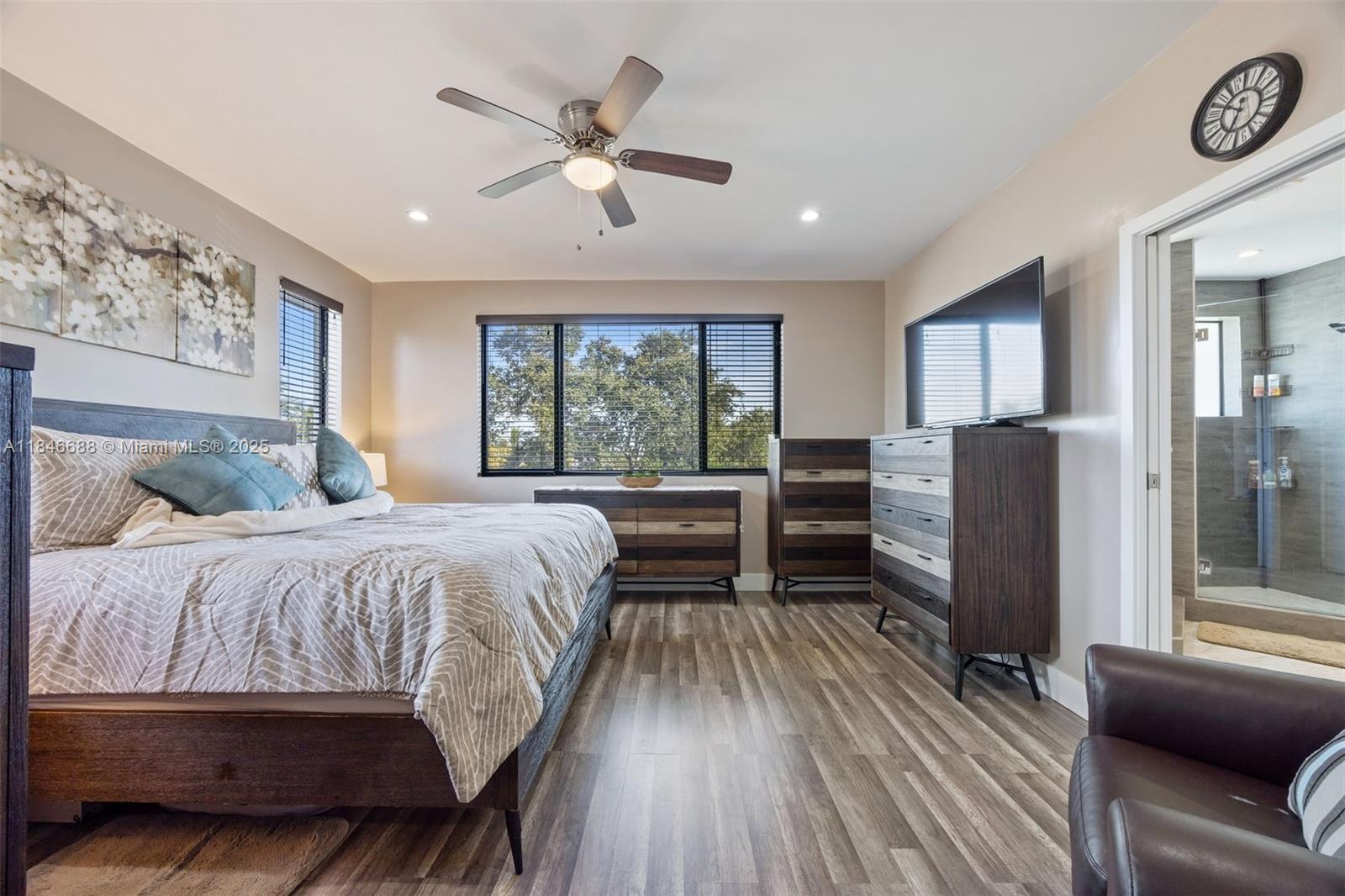 West Park, Florida, 33023, United States, 5 Bedrooms Bedrooms, ,4 BathroomsBathrooms,Residential,For Sale,1907541
