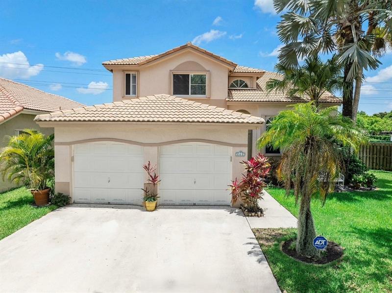 Davie, Florida, 33325, United States, 4 Bedrooms Bedrooms, ,3 BathroomsBathrooms,Residential,For Sale,1837198