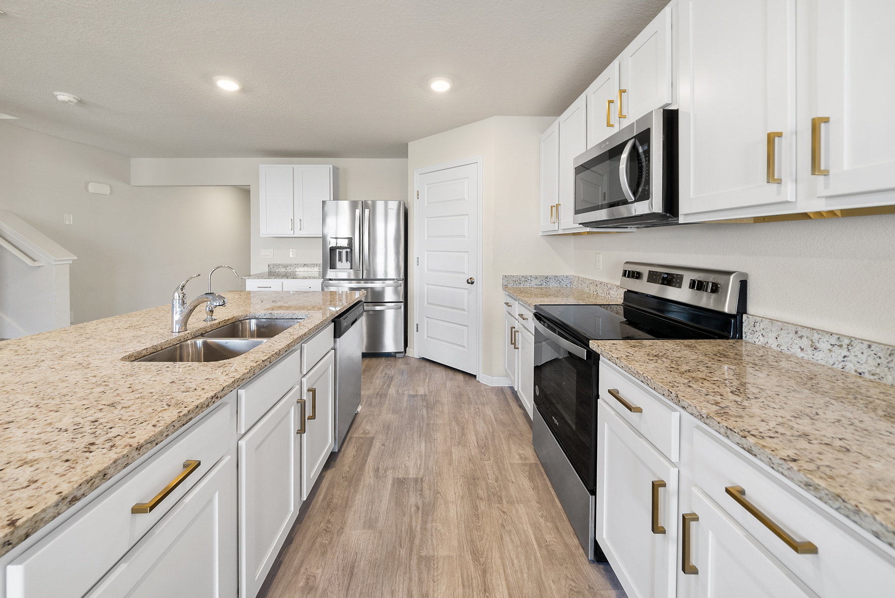  Thoughtfully Designed Residence With Fenced Backyard Near Tyndall AFB - 物件實景