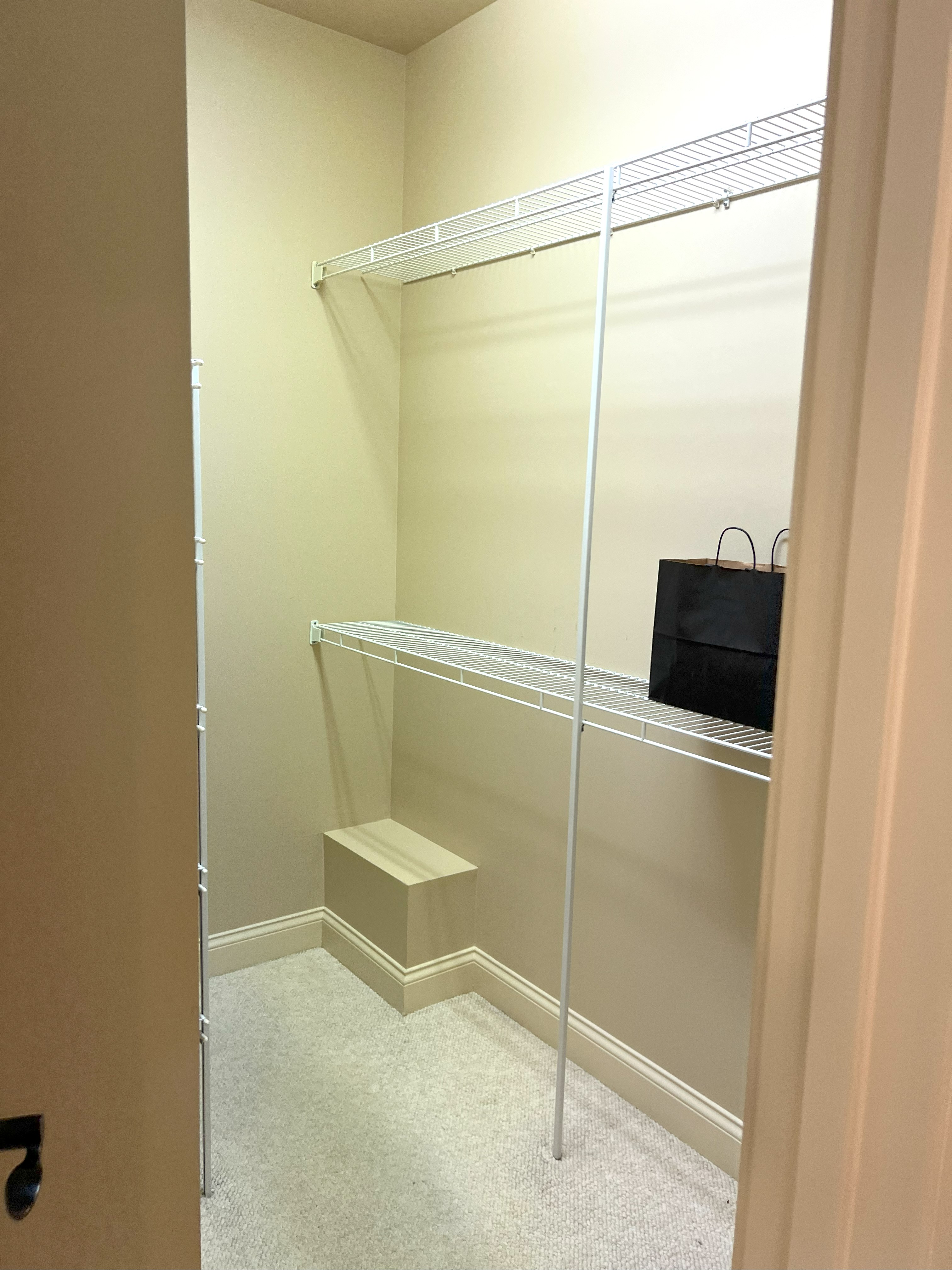 Frankfort, Kentucky, 40601, United States, 5 Bedrooms Bedrooms, ,4 BathroomsBathrooms,Residential,For Sale,1983551