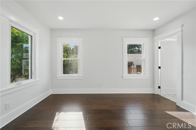 Los Angeles, California, 90018, United States, 5 Bedrooms Bedrooms, ,5 BathroomsBathrooms,Residential,For Sale,1984330