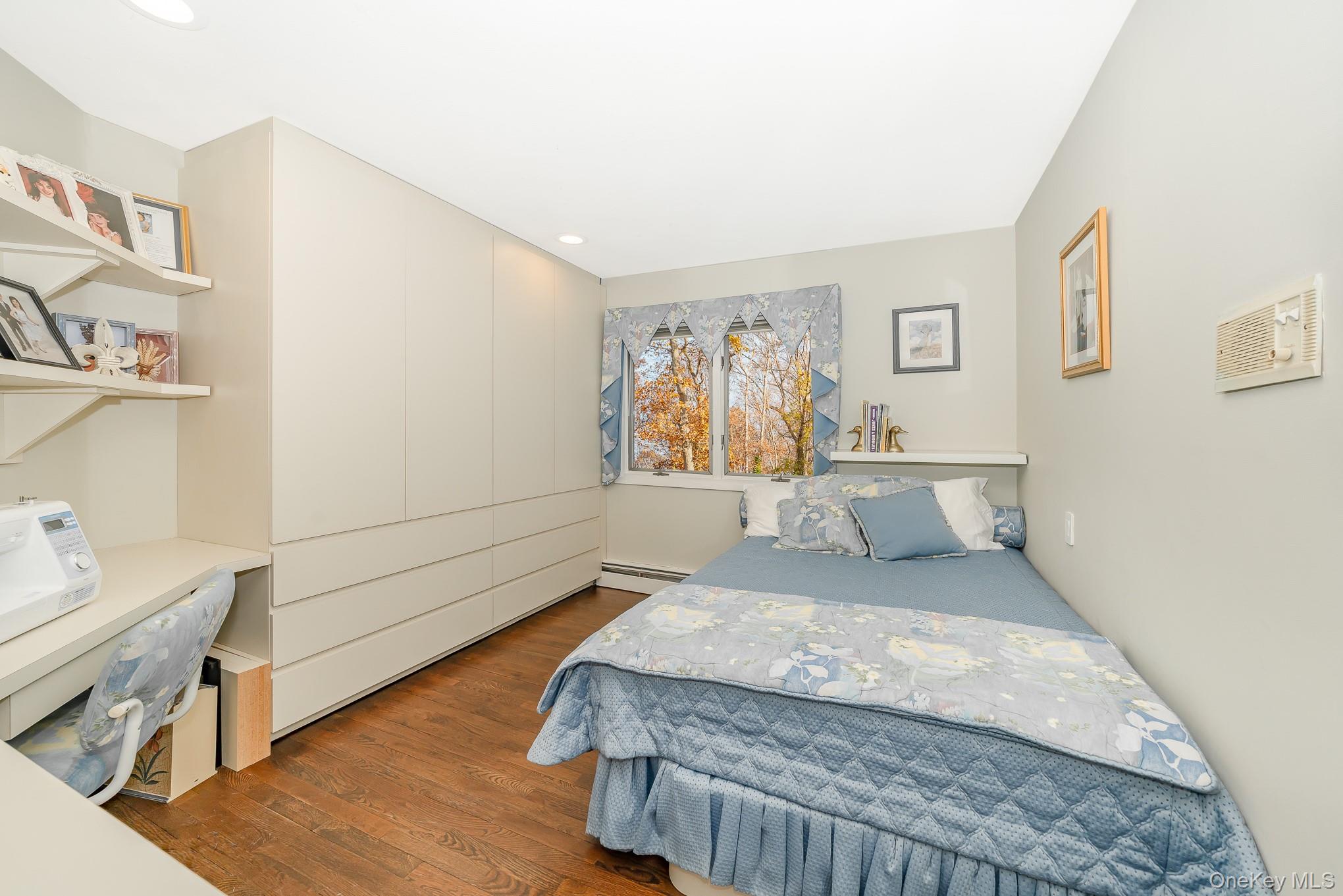 Smithtown, New York, 11787, United States, 5 Bedrooms Bedrooms, ,3 BathroomsBathrooms,Residential,For Sale,2001022