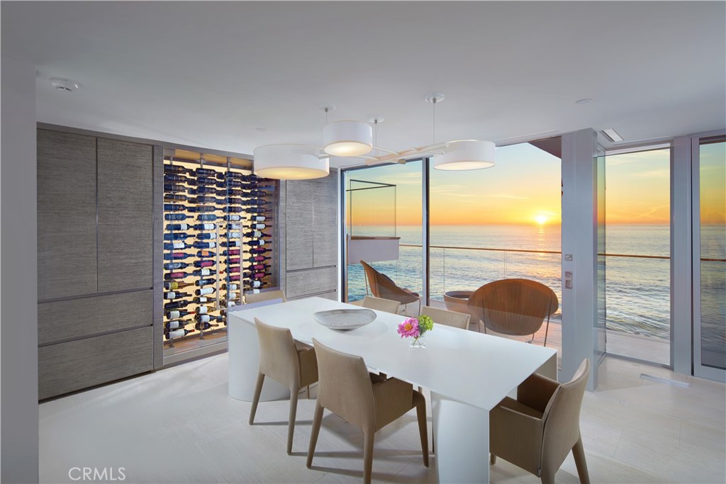 Laguna Beach, California, 92651, United States, 3 Bedrooms Bedrooms, ,4 BathroomsBathrooms,Residential,For Sale,1688637