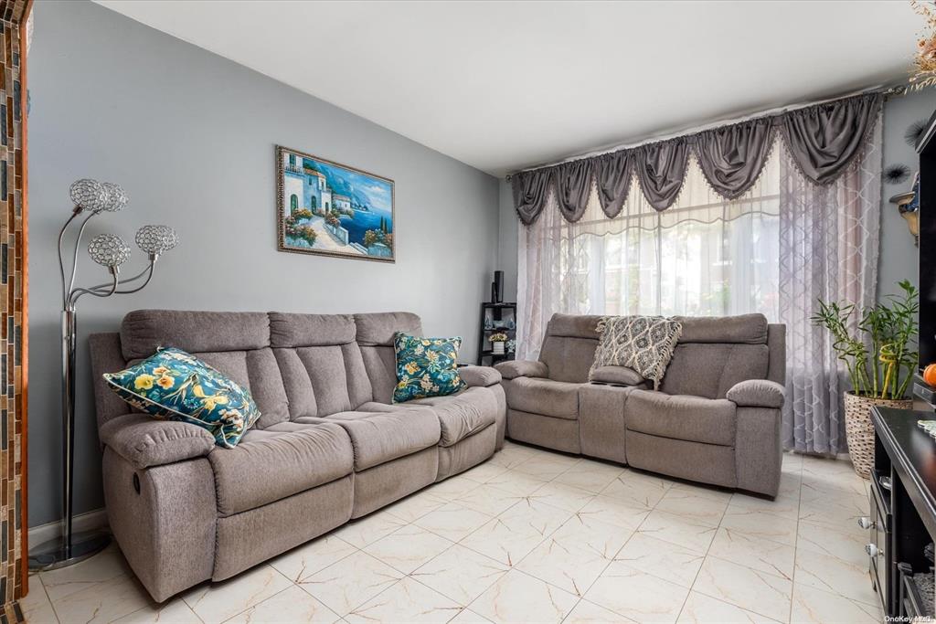 Brooklyn, New York, 11204, United States, 5 Bedrooms Bedrooms, ,3 BathroomsBathrooms,Residential,For Sale,1809100