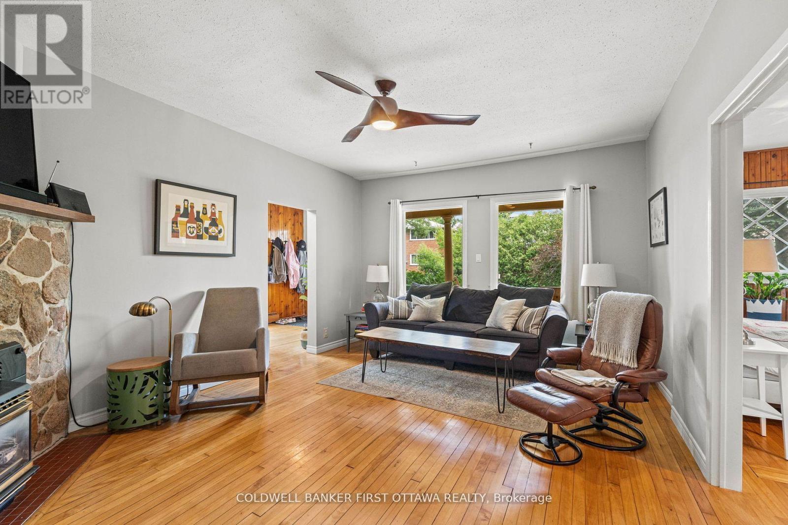 OTTAWA, Ontario, K2B 6Y5, CA, 3 Bedrooms Bedrooms, ,2 BathroomsBathrooms,Residential,For Sale,1903613