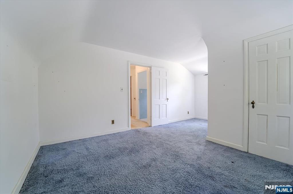 Wyckoff, New Jersey, 07481, United States, 5 Bedrooms Bedrooms, ,3 BathroomsBathrooms,Residential,For Sale,1920026