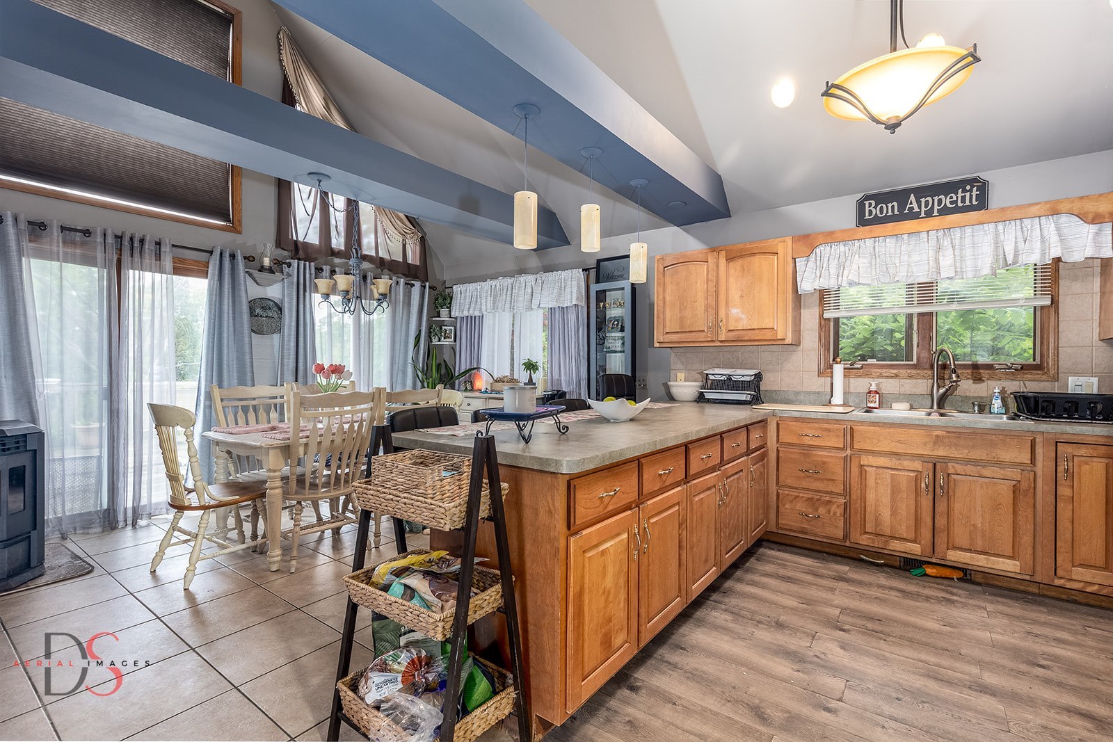 Marseilles, Illinois, 61341, United States, 6 Bedrooms Bedrooms, ,6 BathroomsBathrooms,Residential,For Sale,1925611