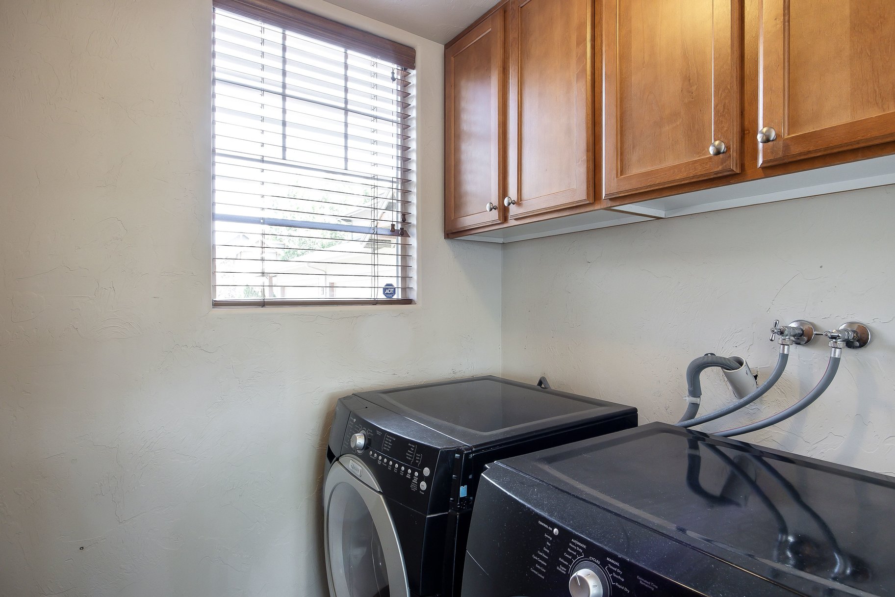  Exceptional Fox Point Townhome with Mountain Views & Prime Location - 物件實景