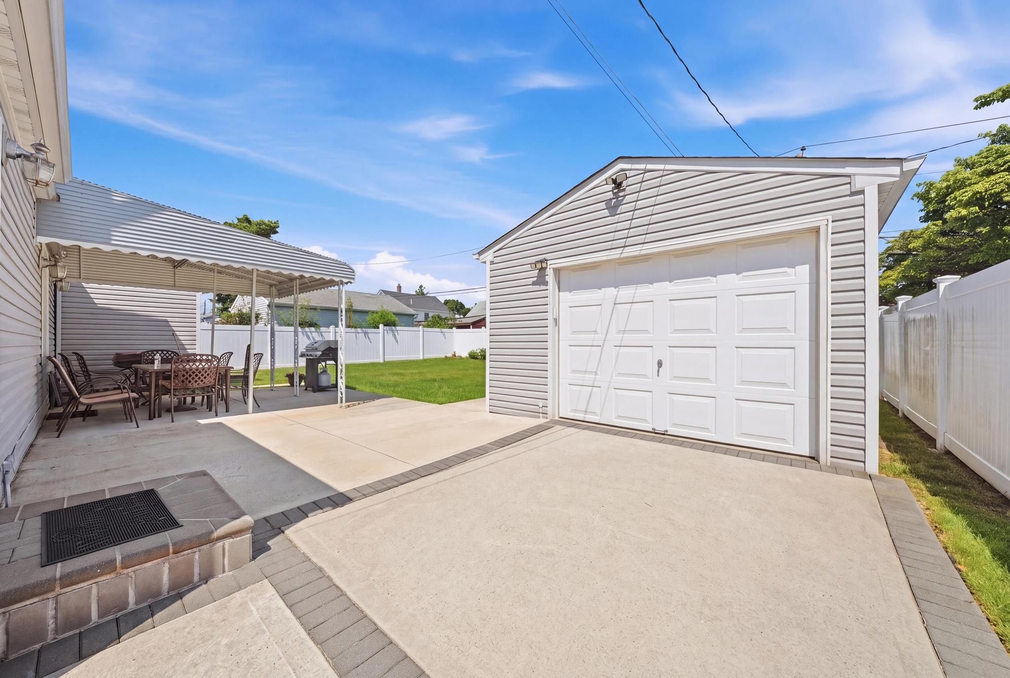  37 Gun Lane, Levittown, NY, 11756 - 物件實景