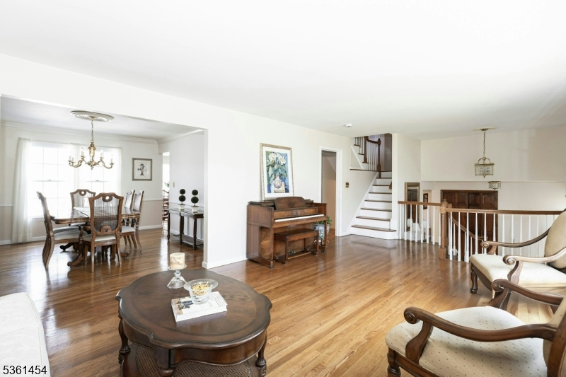 Berkeley Heights Twp., New Jersey, 07922, United States, 6 Bedrooms Bedrooms, ,4 BathroomsBathrooms,Residential,For Sale,1837487