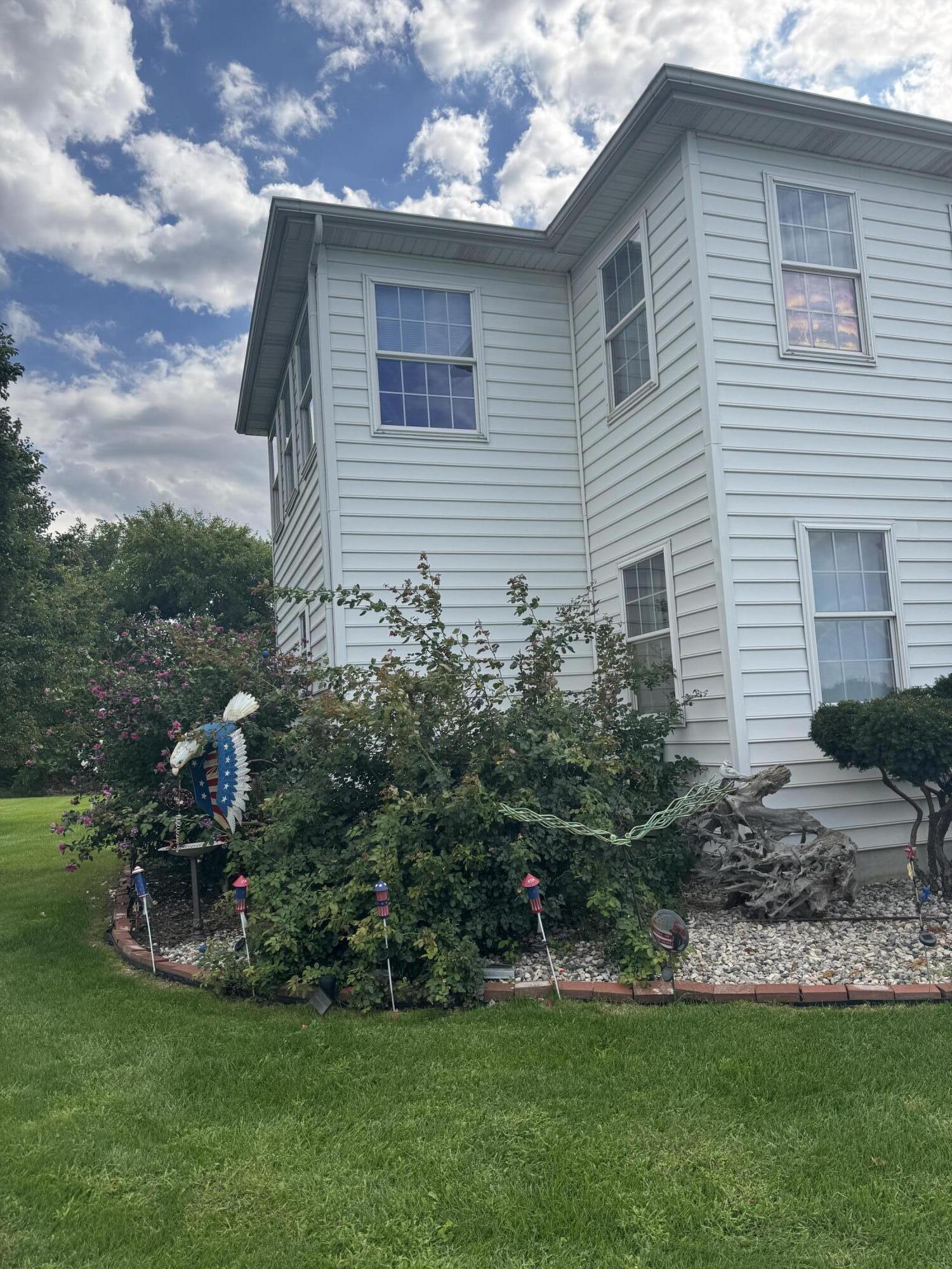 Chesterton, Indiana, 46304, United States, 5 Bedrooms Bedrooms, ,2 BathroomsBathrooms,Residential,For Sale,1973934