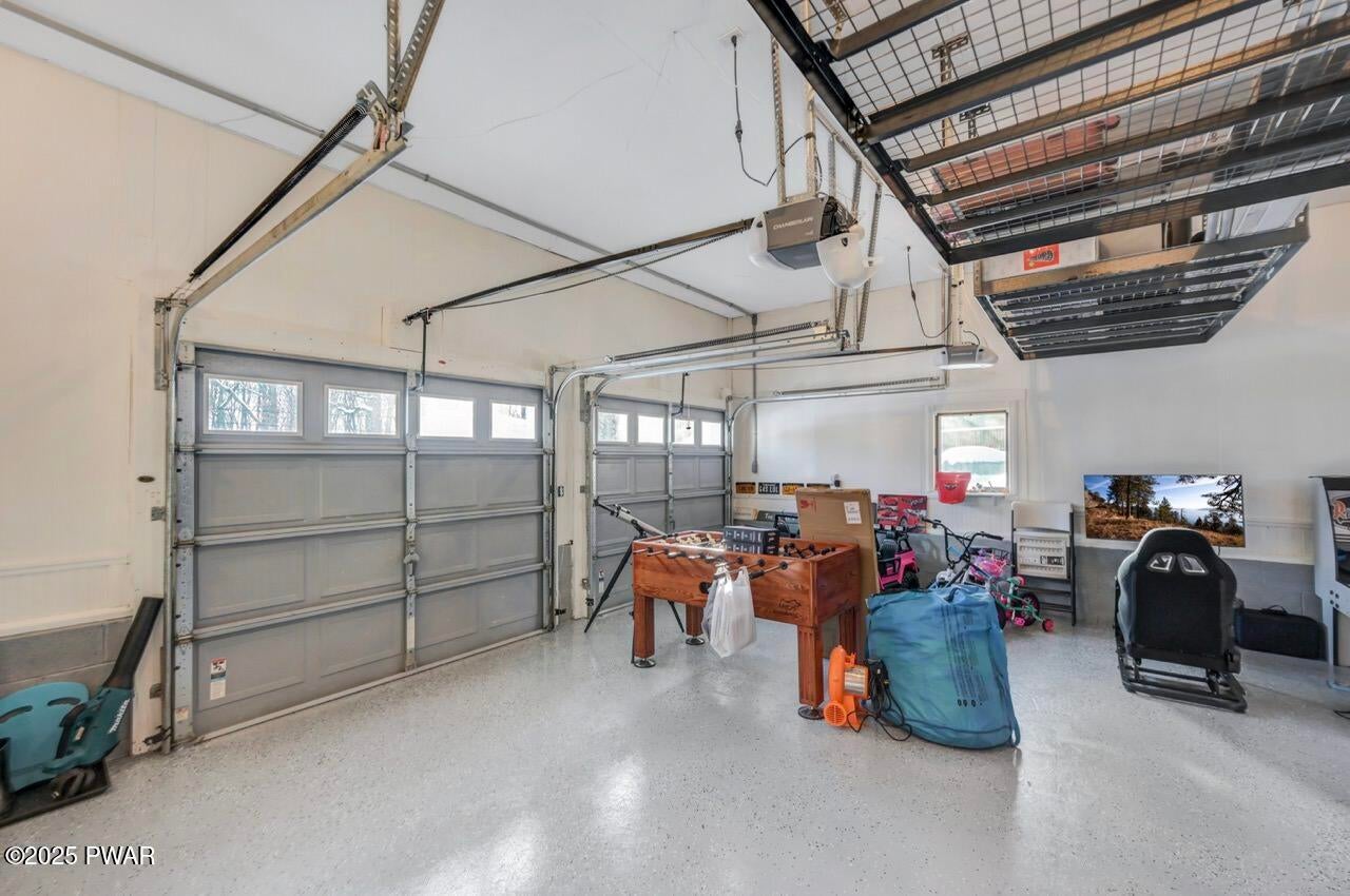 Lords Valley, Pennsylvania, 18428, United States, 6 Bedrooms Bedrooms, ,3 BathroomsBathrooms,Residential,For Sale,2001480