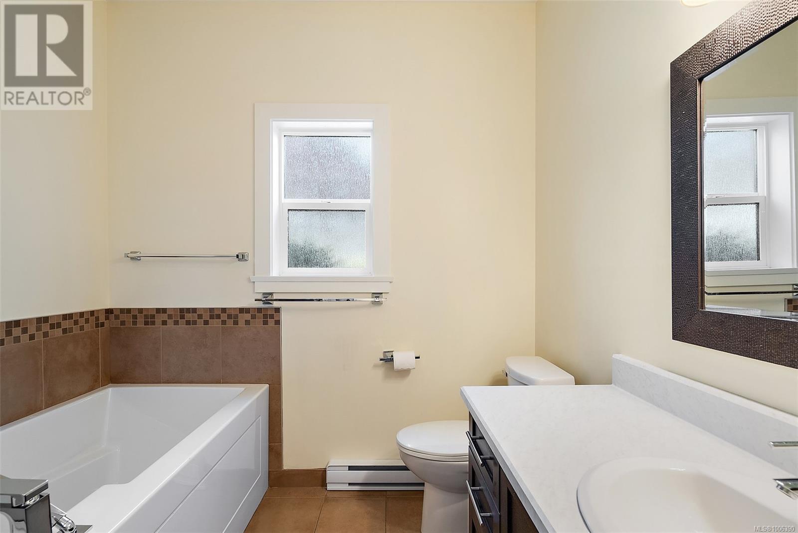 SIDNEY, British Columbia, V8L 2G4, CA, 3 Bedrooms Bedrooms, ,3 BathroomsBathrooms,Residential,For Sale,1885451