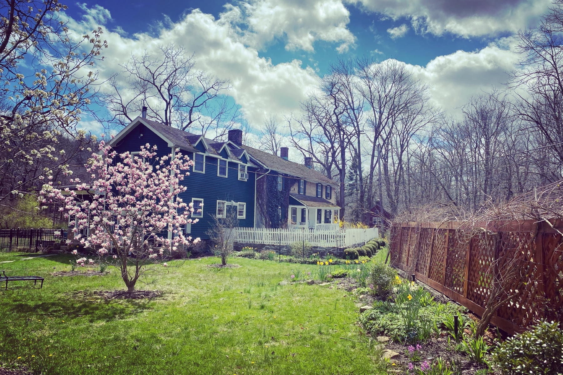  Exceptional Antique Estate Offers Two Distinct Properties on One Property - 物件實景