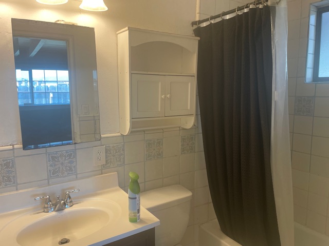 Salinas, California, 93906, United States, 4 Bedrooms Bedrooms, ,2 BathroomsBathrooms,Residential,For Sale,1974708