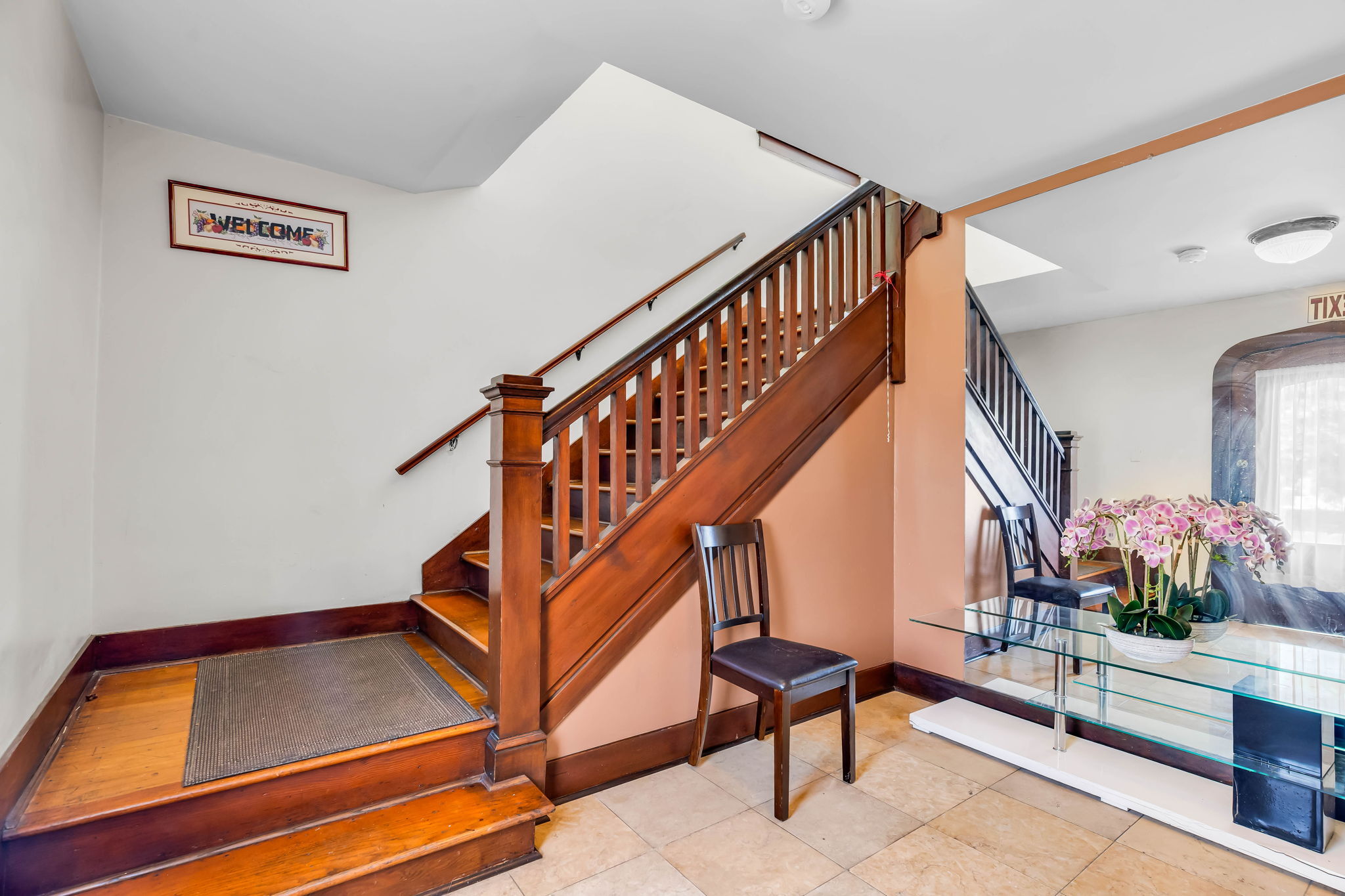  1412 S Victoria Ave - 物件實景