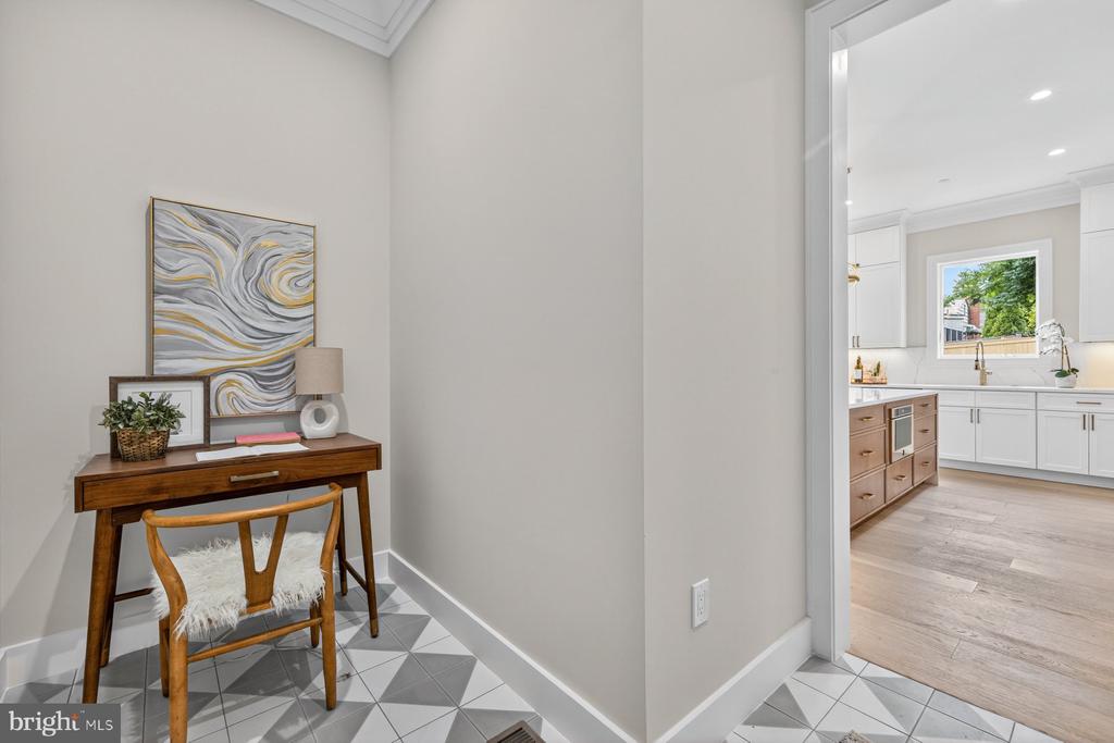 Kensington, Maryland, 20895, United States, 5 Bedrooms Bedrooms, ,5 BathroomsBathrooms,Residential,For Sale,2048532