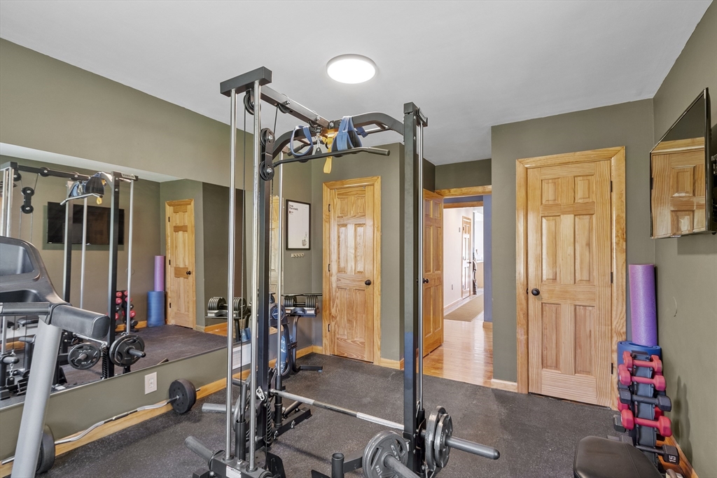Framingham, Massachusetts, 01701, United States, 4 Bedrooms Bedrooms, ,3 BathroomsBathrooms,Residential,For Sale,1939196