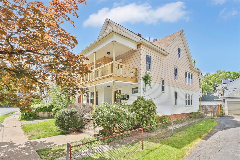 Springfield, Massachusetts, 01108, United States, 7 Bedrooms Bedrooms, ,2 BathroomsBathrooms,Residential,For Sale,2040283