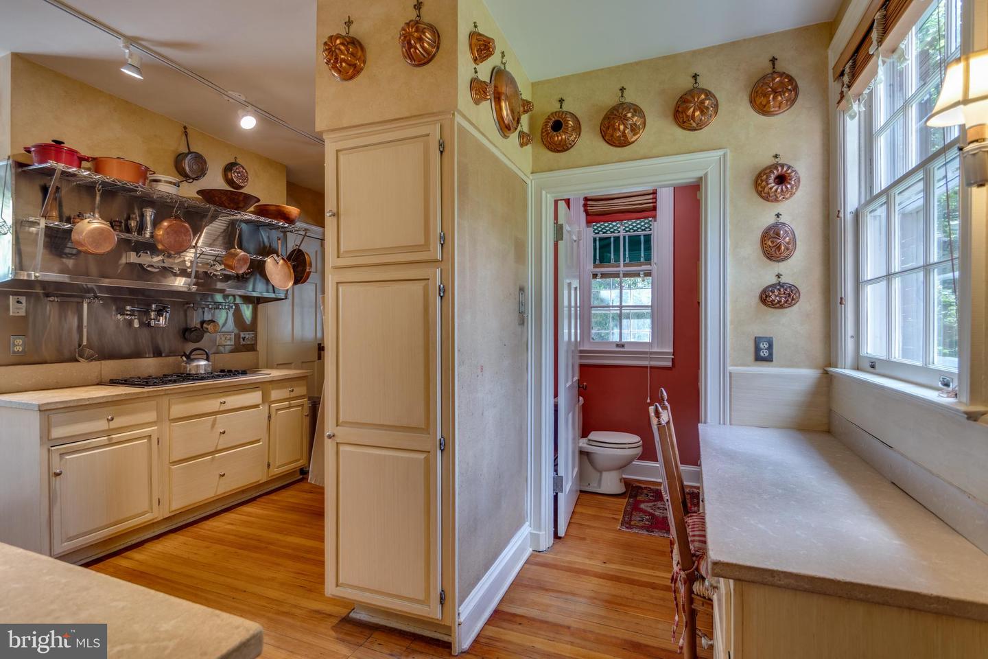 Alexandria, Virginia, 22301, United States, 4 Bedrooms Bedrooms, ,5 BathroomsBathrooms,Residential,For Sale,2000404