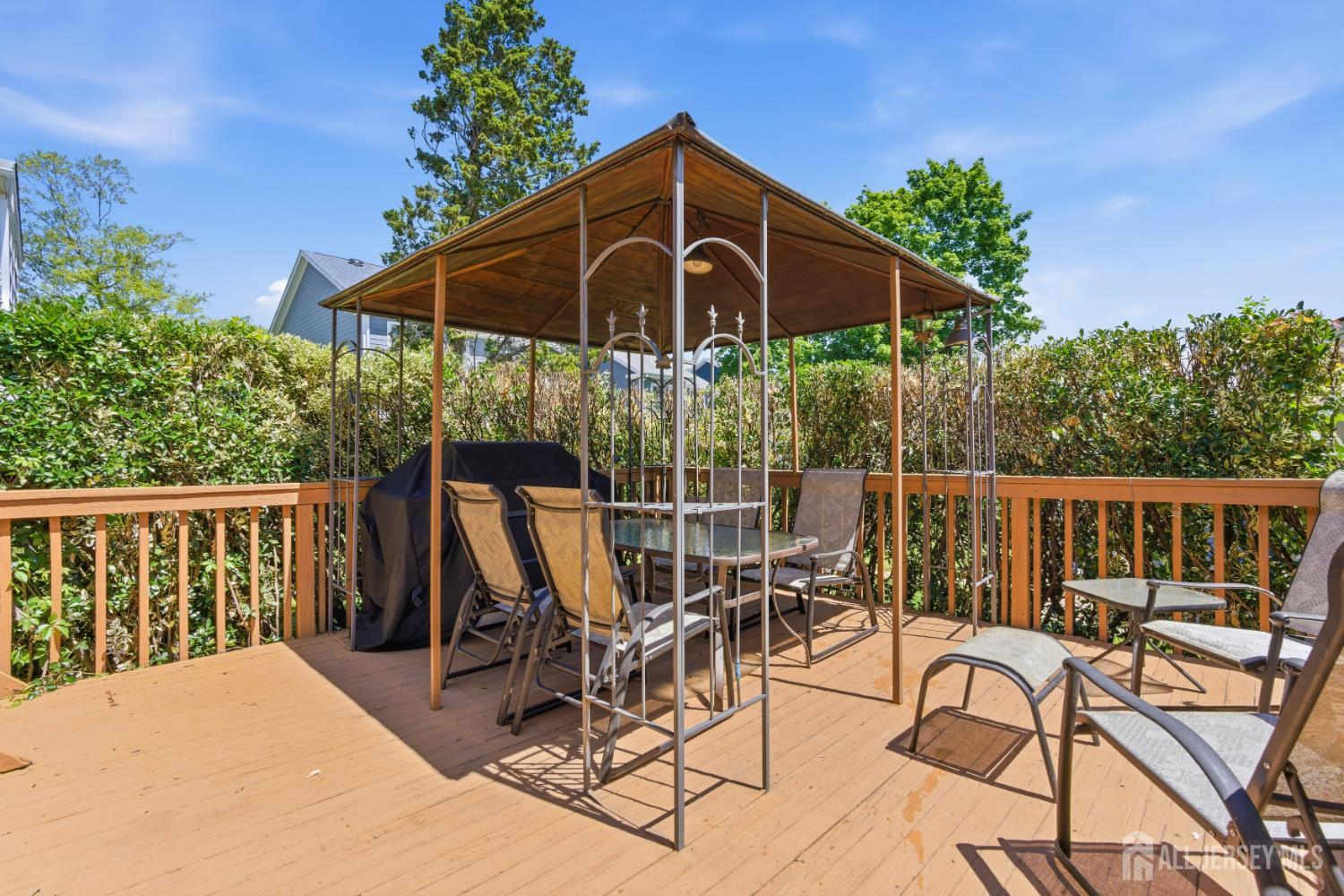South Amboy, New Jersey, 08879, United States, 3 Bedrooms Bedrooms, ,3 BathroomsBathrooms,Residential,For Sale,2049117