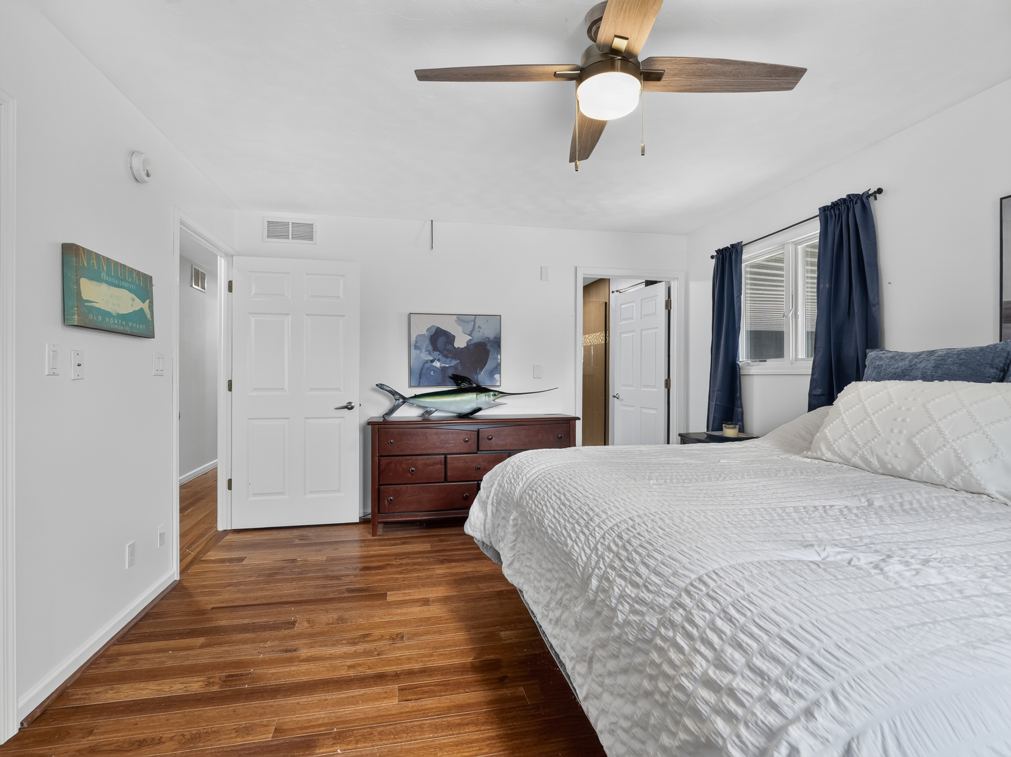  5 Bedroom Home with Lake Wawasee Channel Frontage - 物件實景