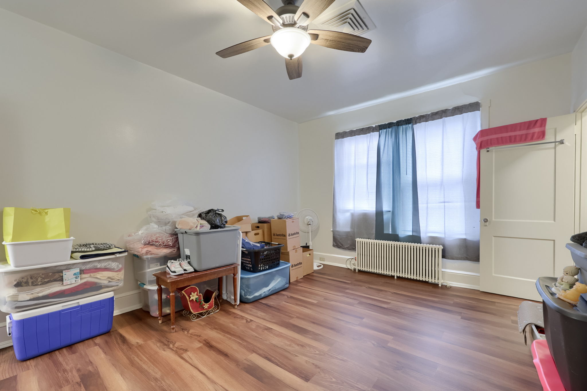  1694,1696,1698 Columbia Ave - 物件實景