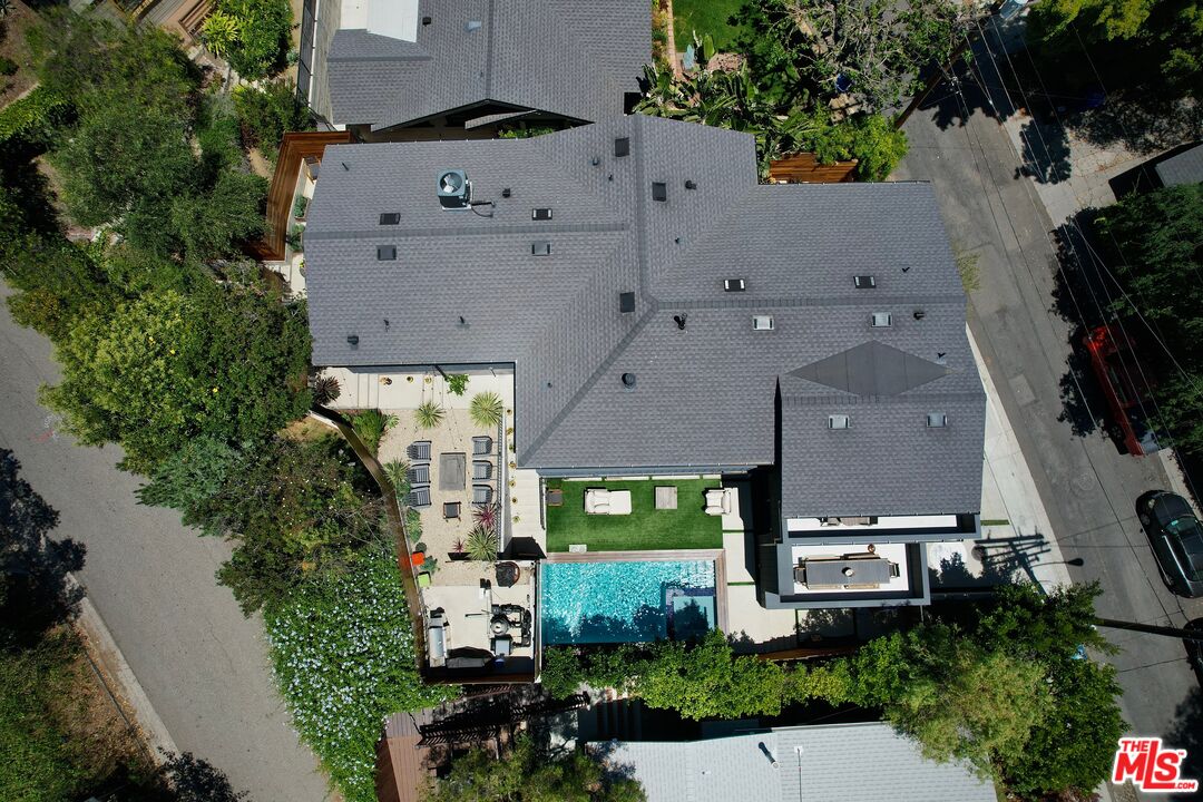 Los Angeles, California, 90068, United States, 4 Bedrooms Bedrooms, ,4 BathroomsBathrooms,Residential,For Sale,1897073