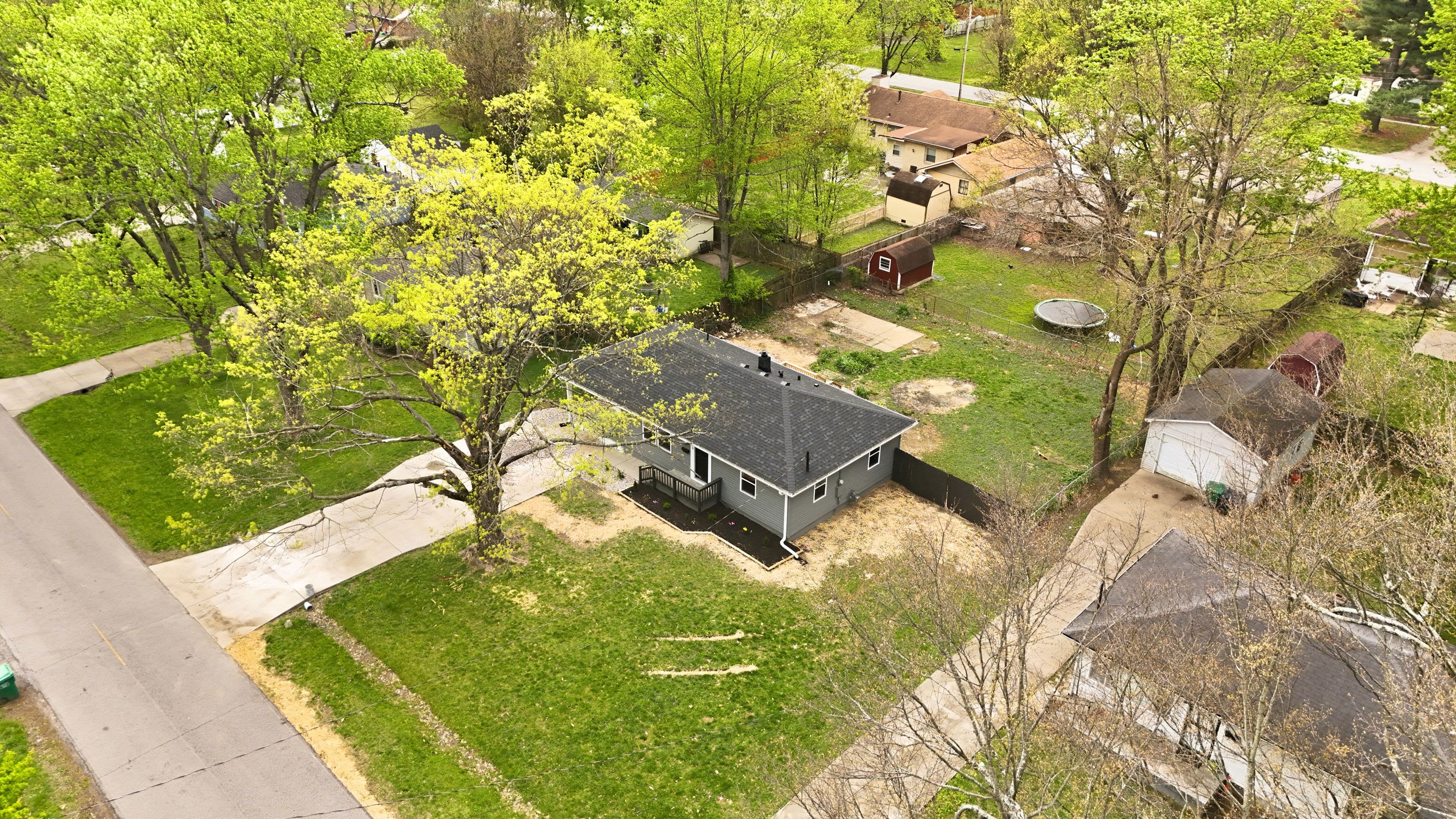  2706 Pioneer Road, Louisville, KY 40216 - 物件實景