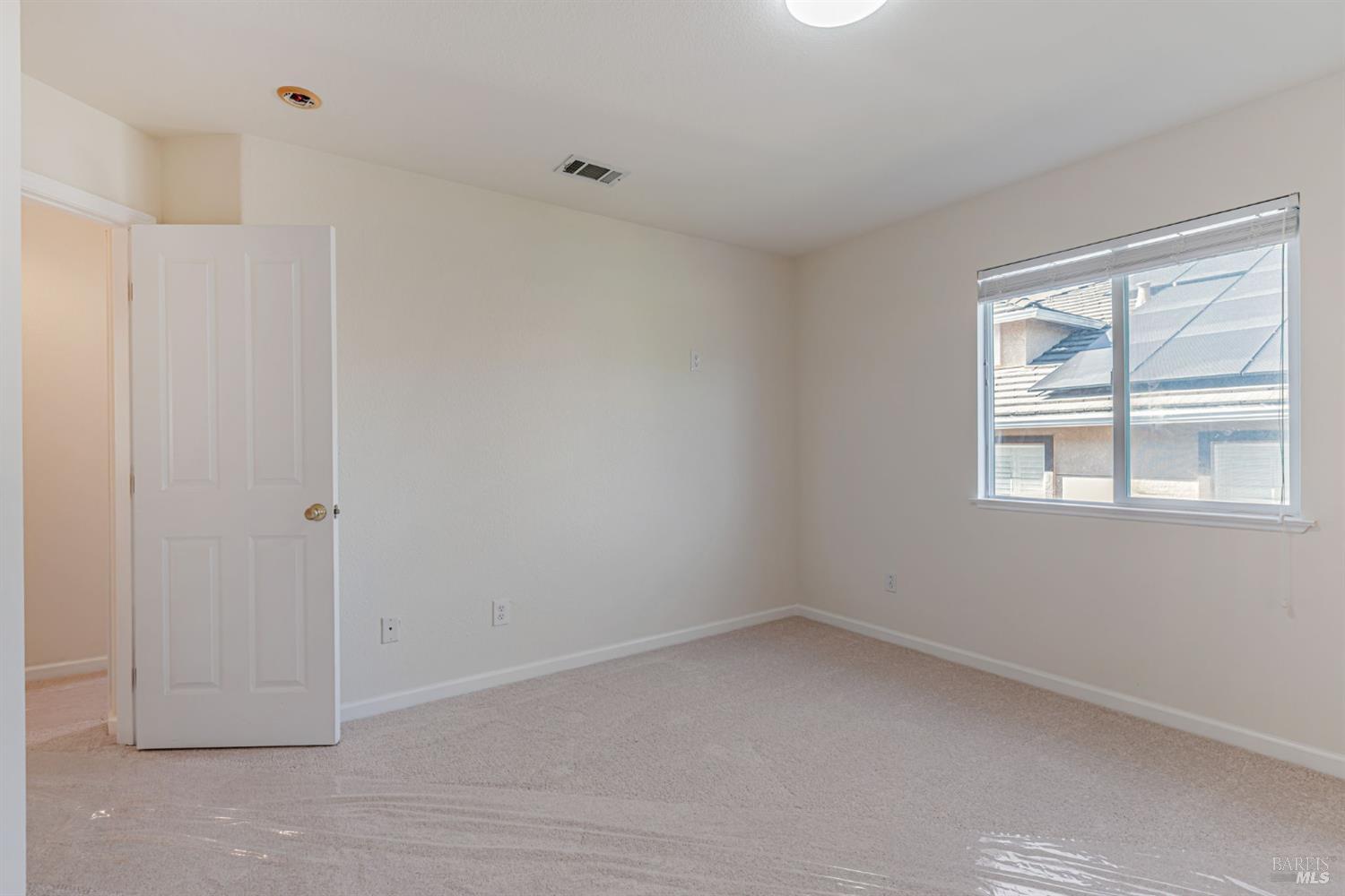 Vallejo, California, 94591, United States, 5 Bedrooms Bedrooms, ,4 BathroomsBathrooms,Residential,For Sale,1985746