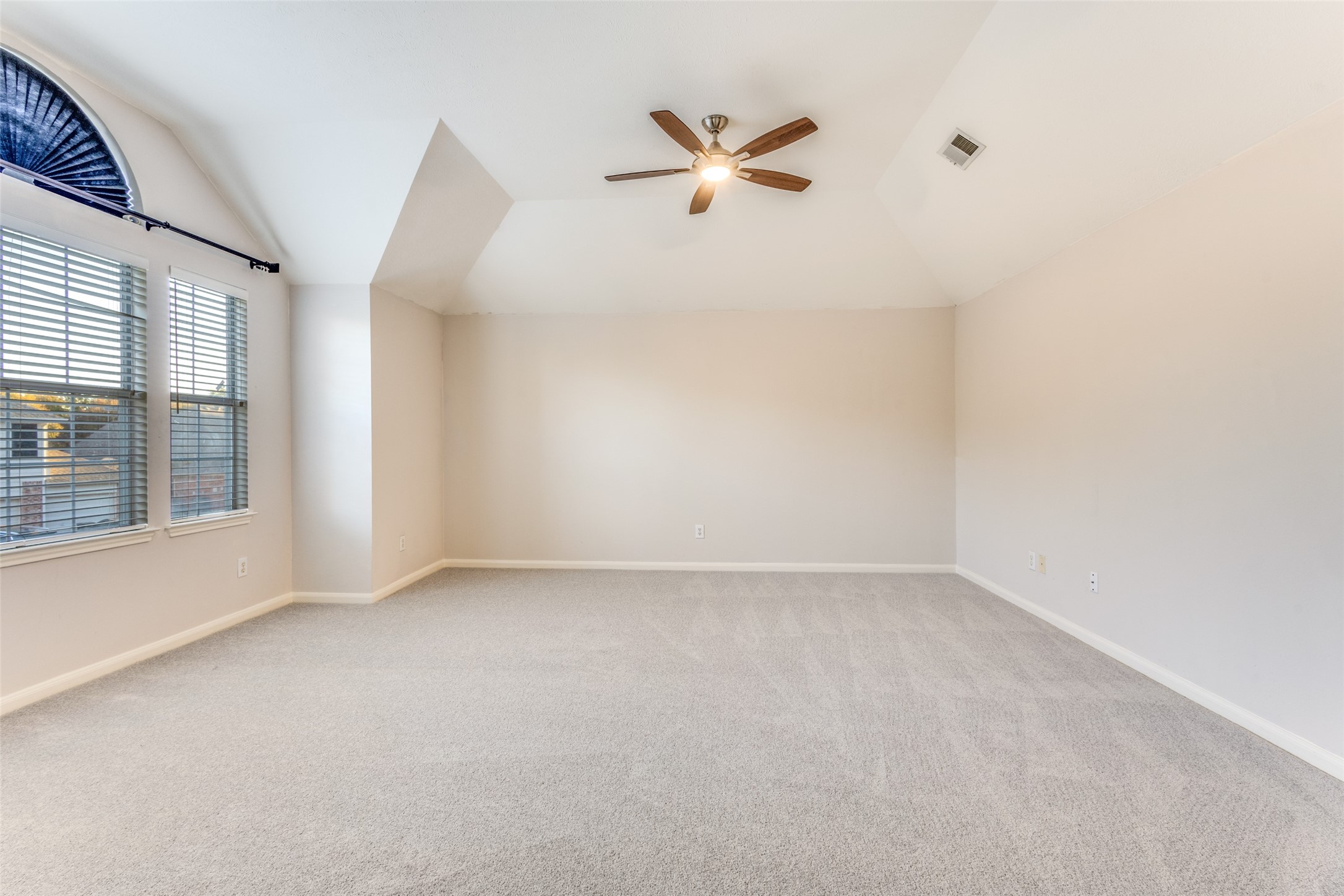 Richardson, Texas, 75082, United States, 4 Bedrooms Bedrooms, ,3 BathroomsBathrooms,Residential,For Sale,1989698