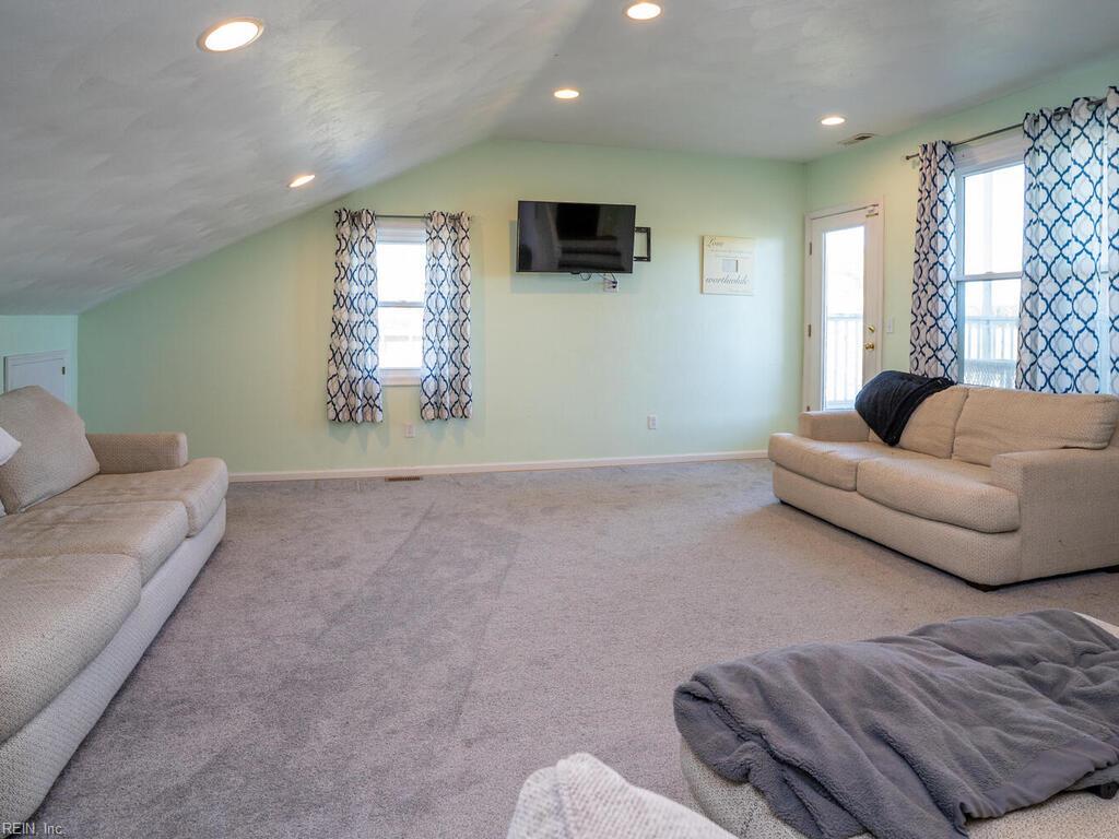 Virginia Beach Va, Virginia, 23457, United States, 4 Bedrooms Bedrooms, ,3 BathroomsBathrooms,Residential,For Sale,1989088