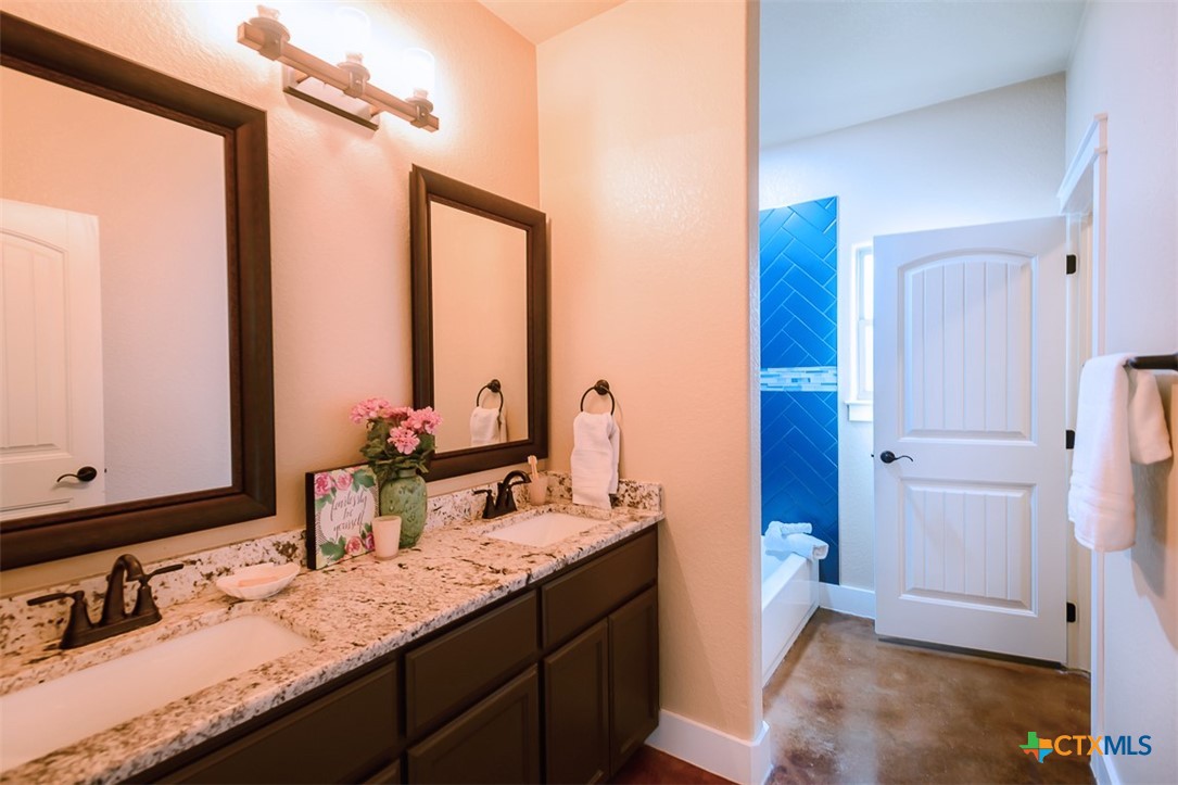 Gatesville, Texas, 76528, United States, 3 Bedrooms Bedrooms, ,3 BathroomsBathrooms,Residential,For Sale,1989706