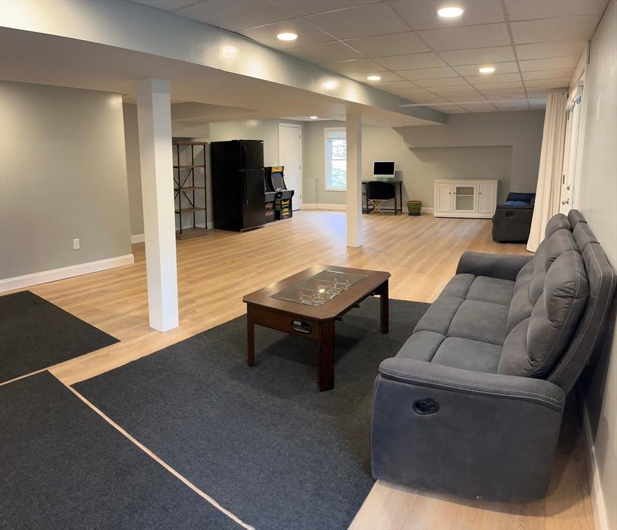 Sturbridge, Massachusetts, 01566, United States, 4 Bedrooms Bedrooms, ,4 BathroomsBathrooms,Residential,For Sale,1801654