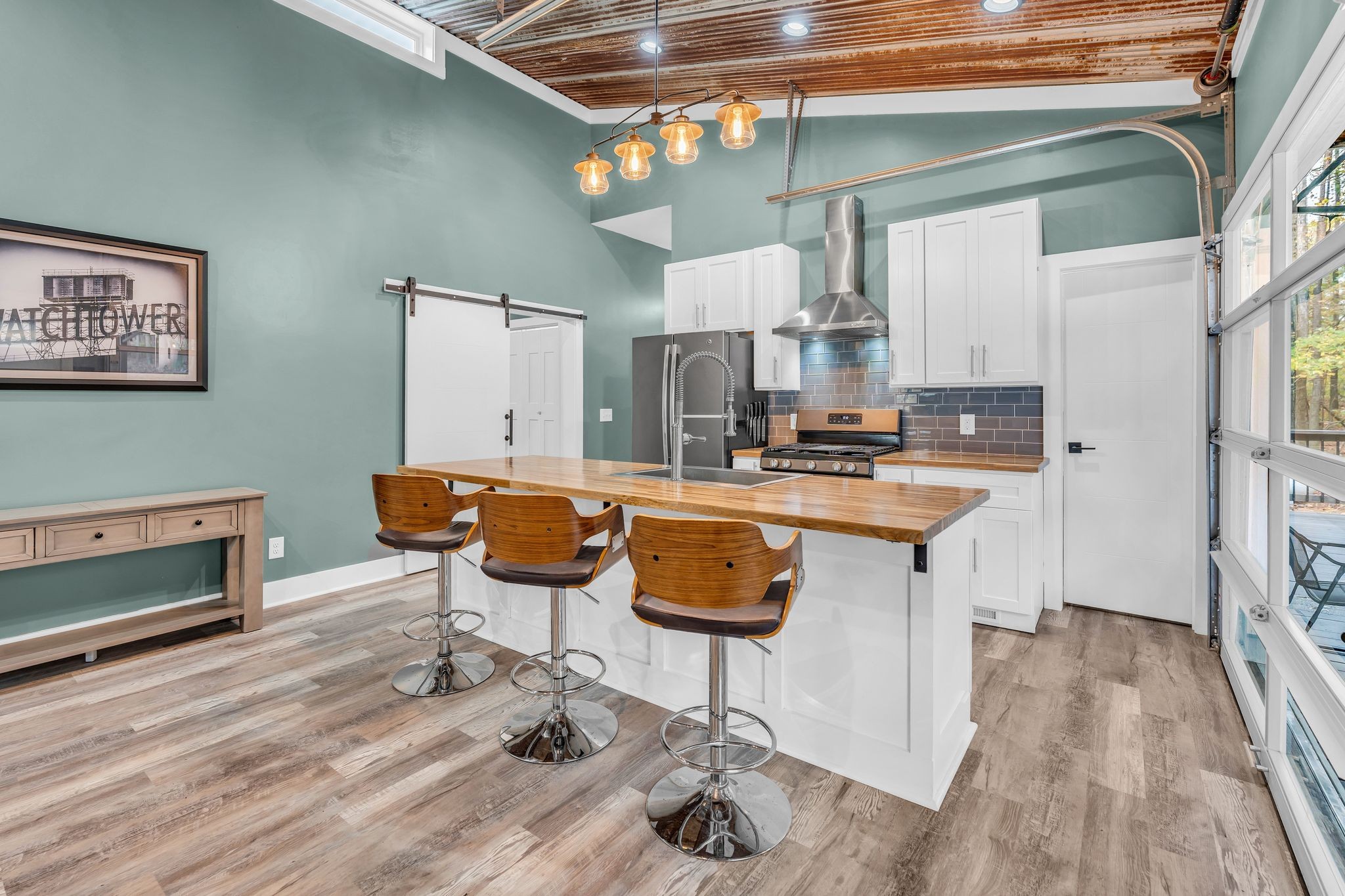 Lawrenceburg, Tennessee, 38464, United States, 3 Bedrooms Bedrooms, ,2 BathroomsBathrooms,Residential,For Sale,1988377