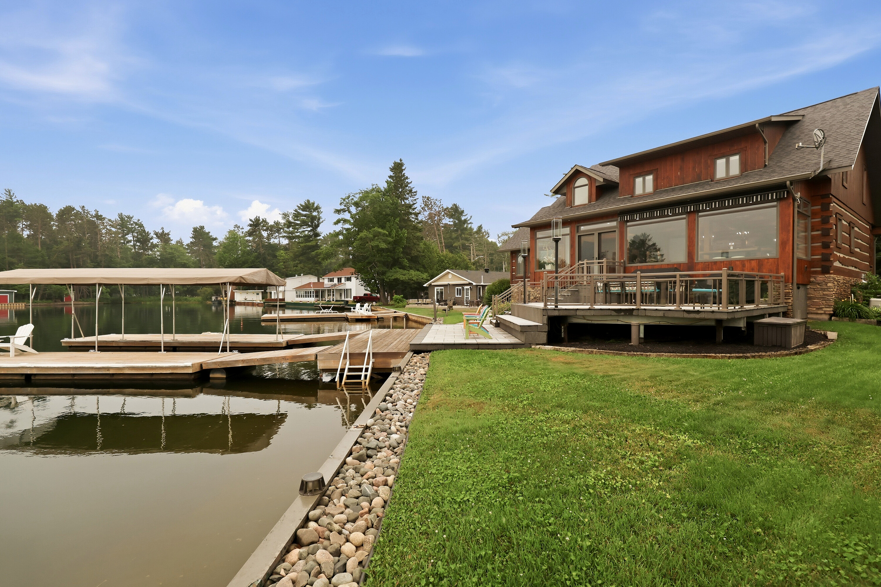  Exceptional Waterfront Home - 物件實景