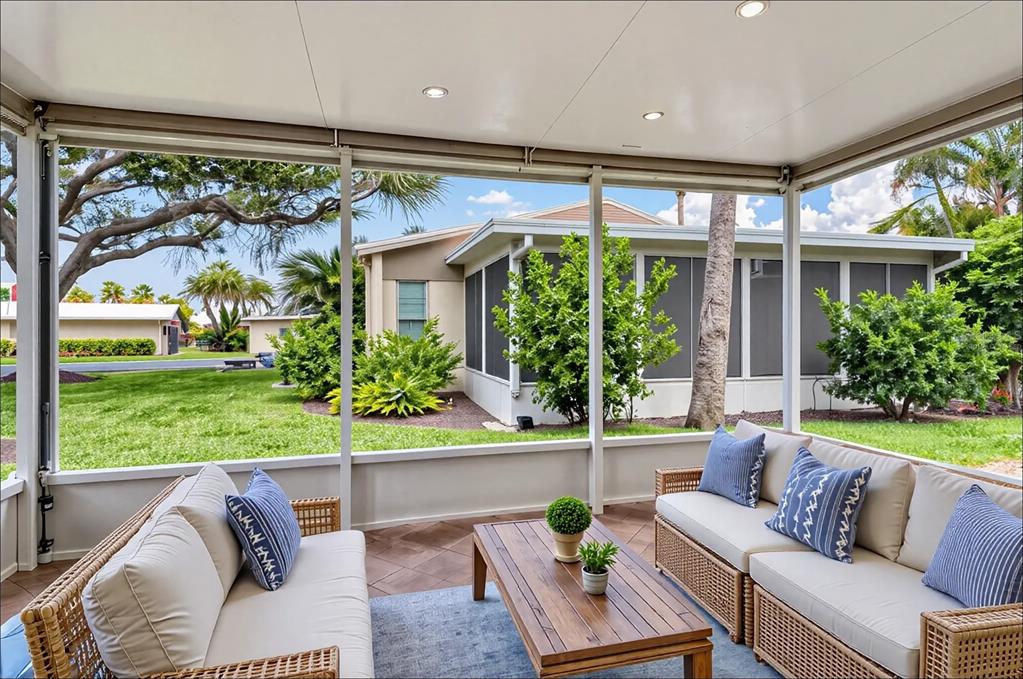 Sarasota, Florida, 34242, United States, 2 Bedrooms Bedrooms, ,2 BathroomsBathrooms,Residential,For Sale,1926172