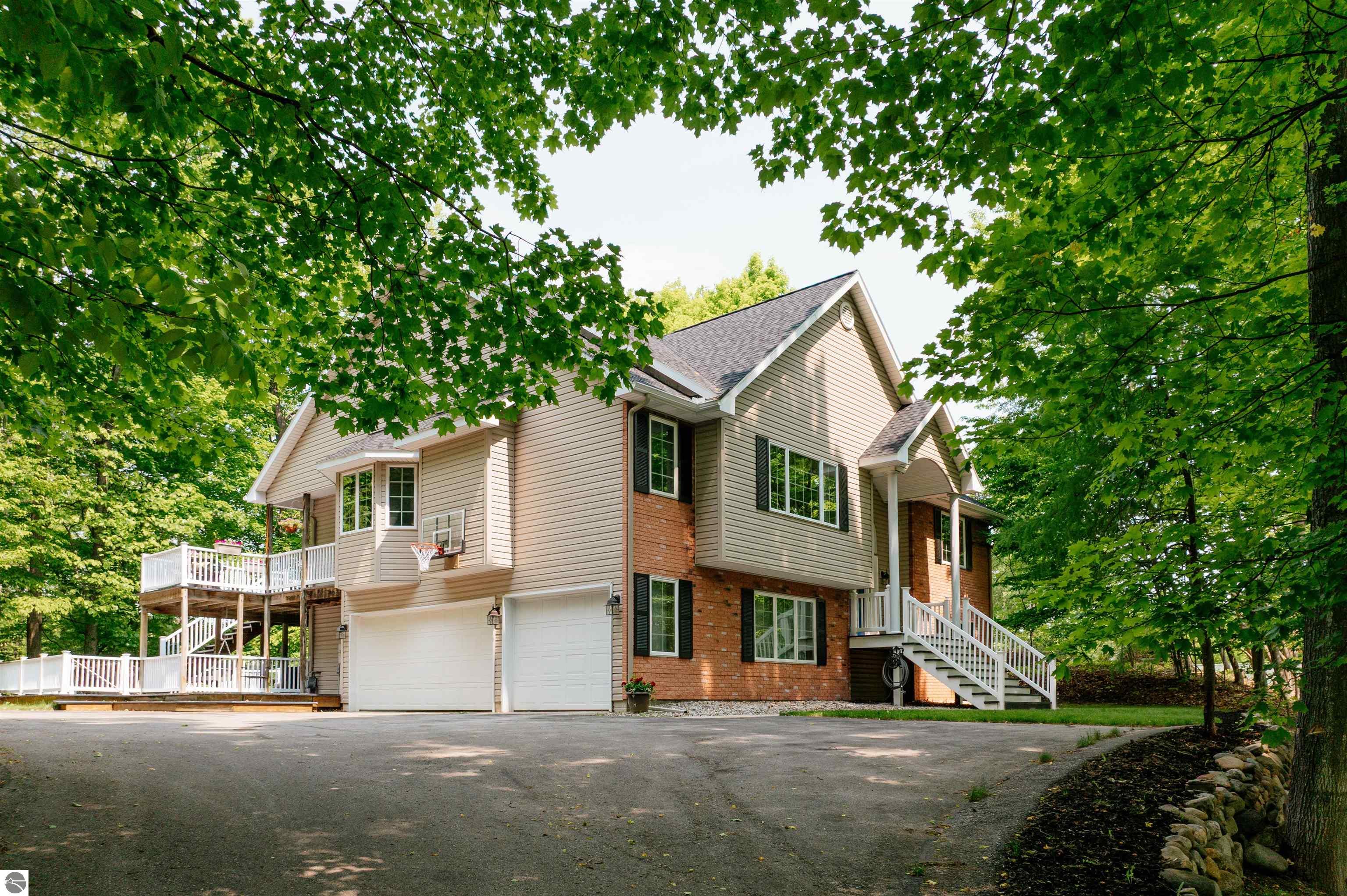 Traverse City, Michigan, 49684, United States, 4 Bedrooms Bedrooms, ,3 BathroomsBathrooms,Residential,For Sale,1850049