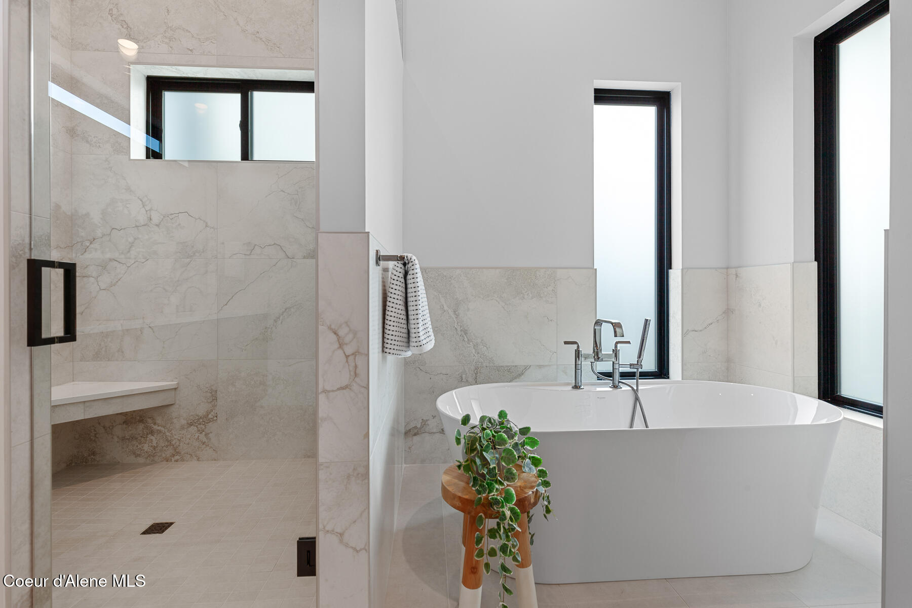 Coeur d'Alene, Idaho, 83814, United States, 3 Bedrooms Bedrooms, ,4 BathroomsBathrooms,Residential,For Sale,2005141