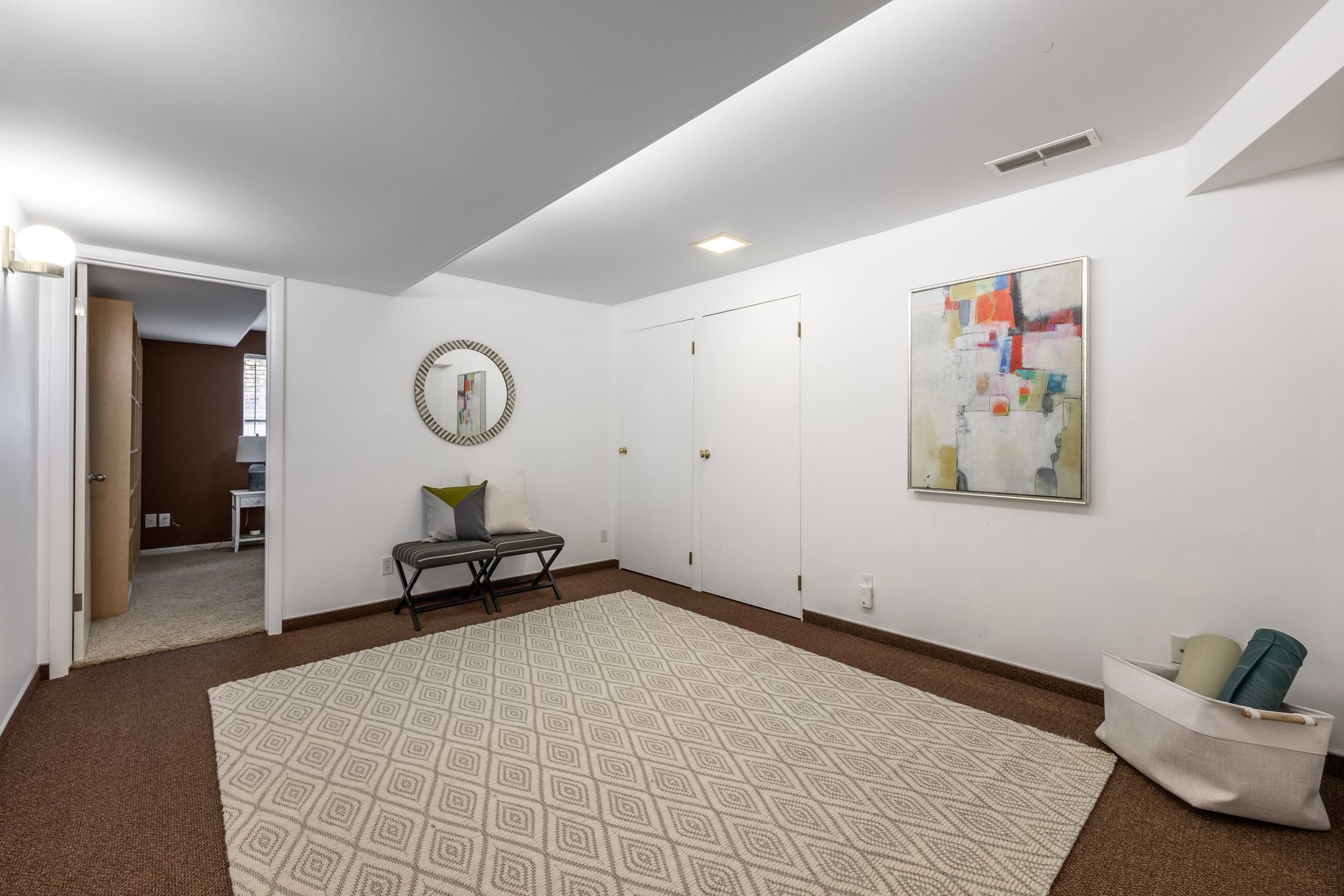  Elegant Contemporary Rambler in Sought After Neighborhood - 物件實景