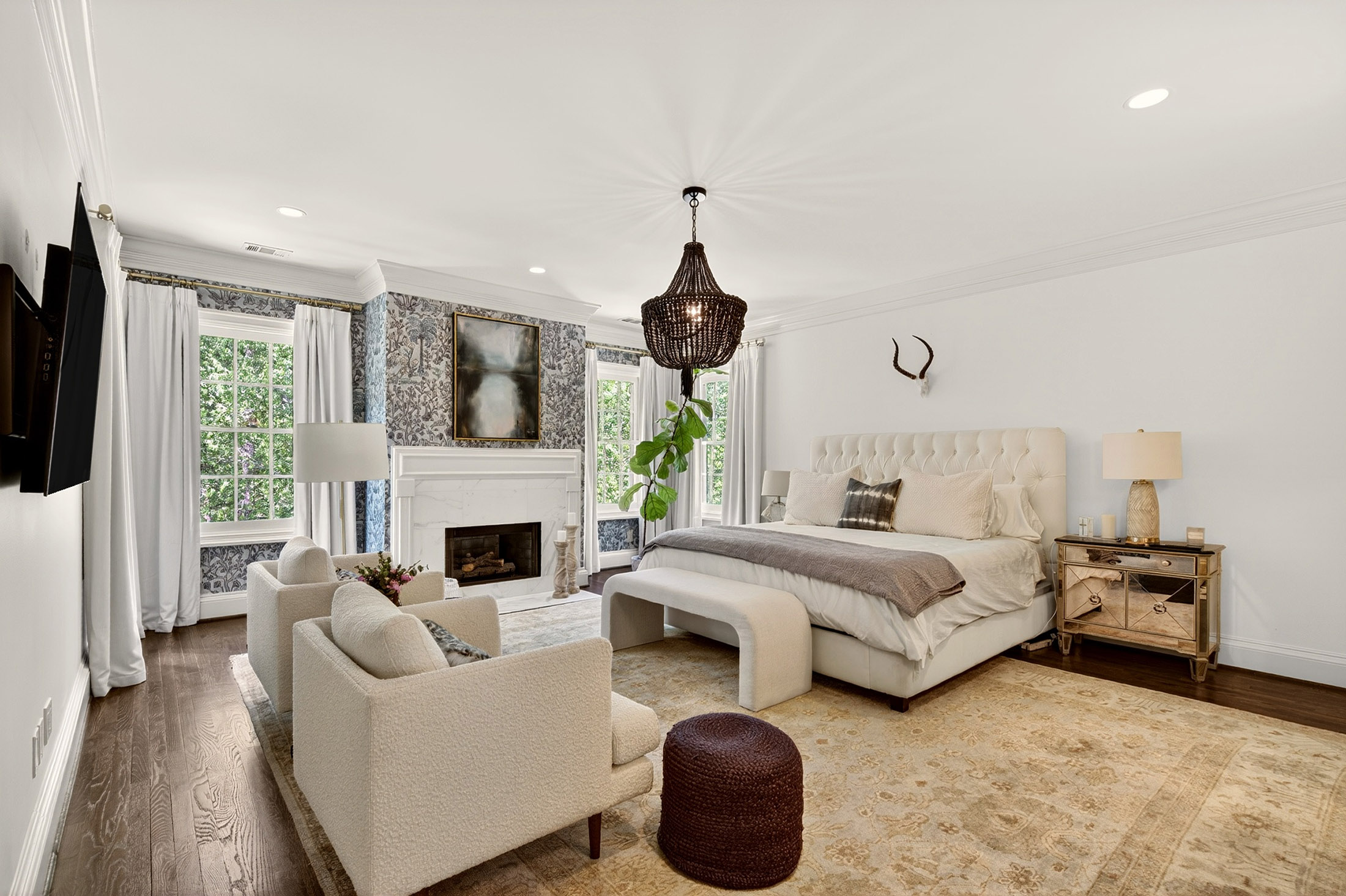  Exceptional Estate with Pool Nestled on 2+/- Private Acres Near Chastain Park - 物件實景