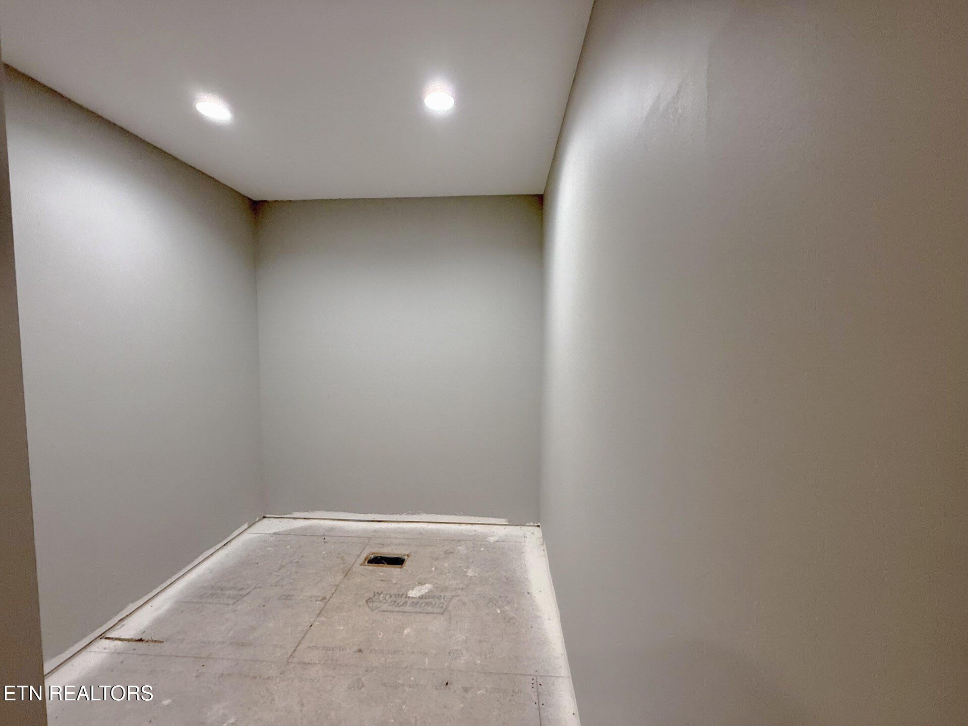 Crossville, Tennessee, 38571, United States, 3 Bedrooms Bedrooms, ,4 BathroomsBathrooms,Residential,For Sale,1981964