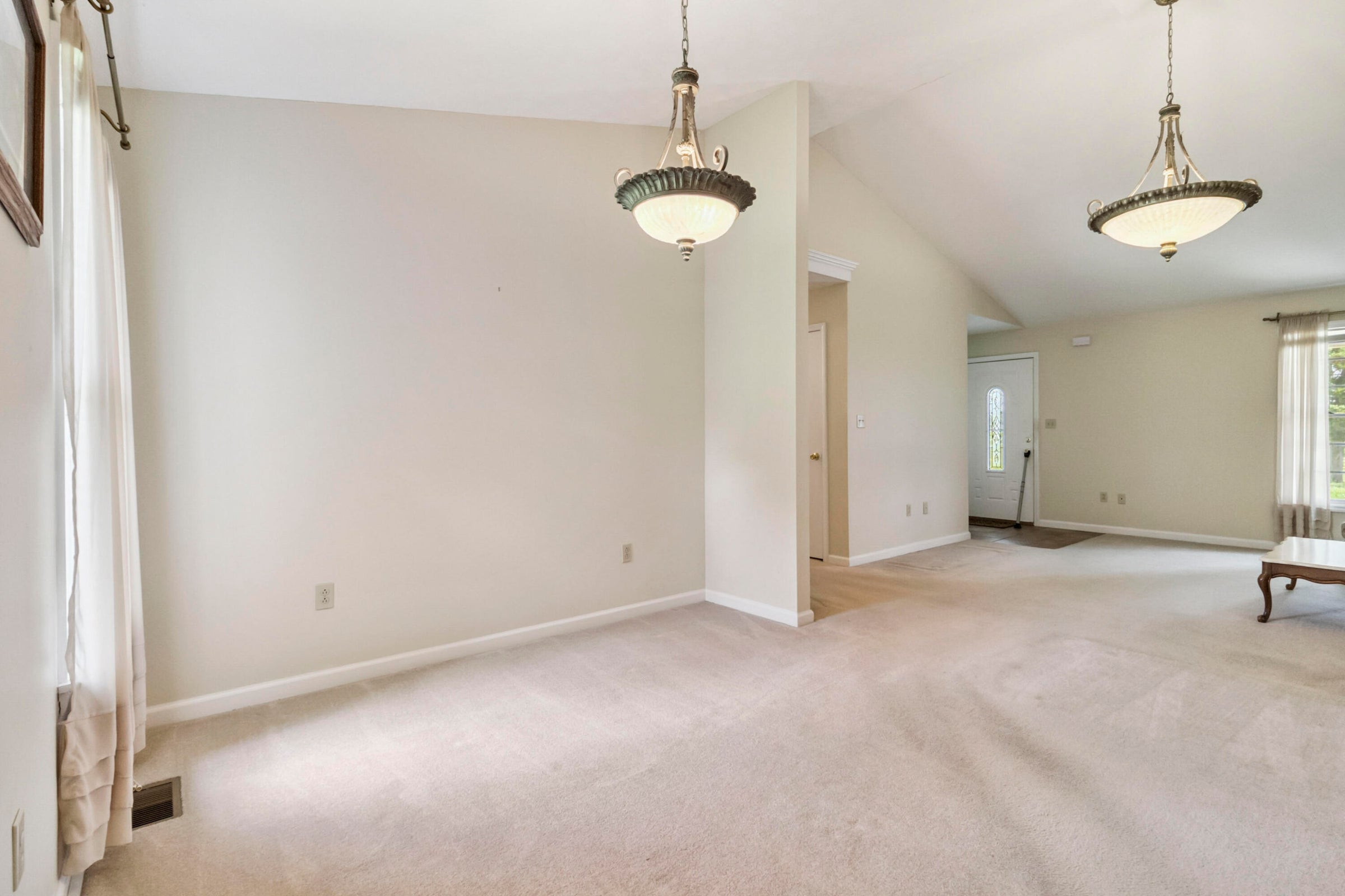 Richmond, Kentucky, 40475, United States, 3 Bedrooms Bedrooms, ,2 BathroomsBathrooms,Residential,For Sale,1977095