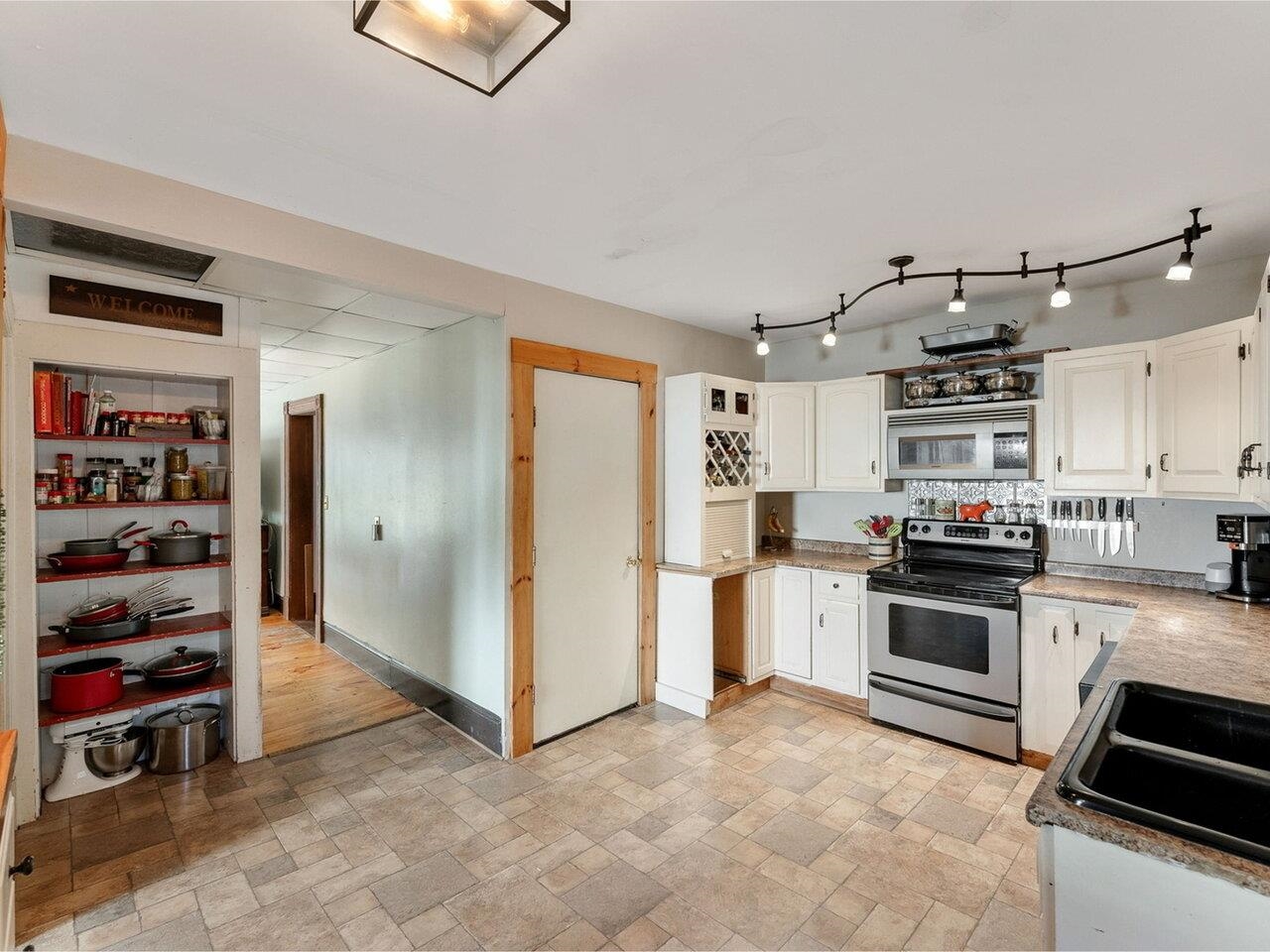 Hardwick, Vermont, 05843, United States, ,Residential,For Sale,1970705