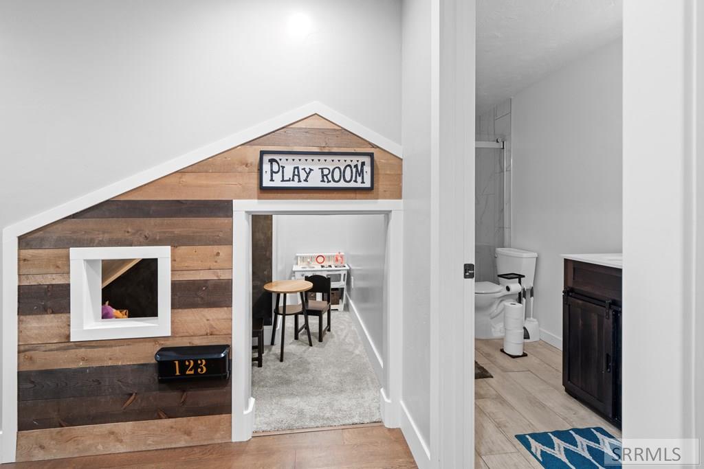 IDAHO FALLS, Idaho, 83402, United States, 6 Bedrooms Bedrooms, ,3 BathroomsBathrooms,Residential,For Sale,1980843