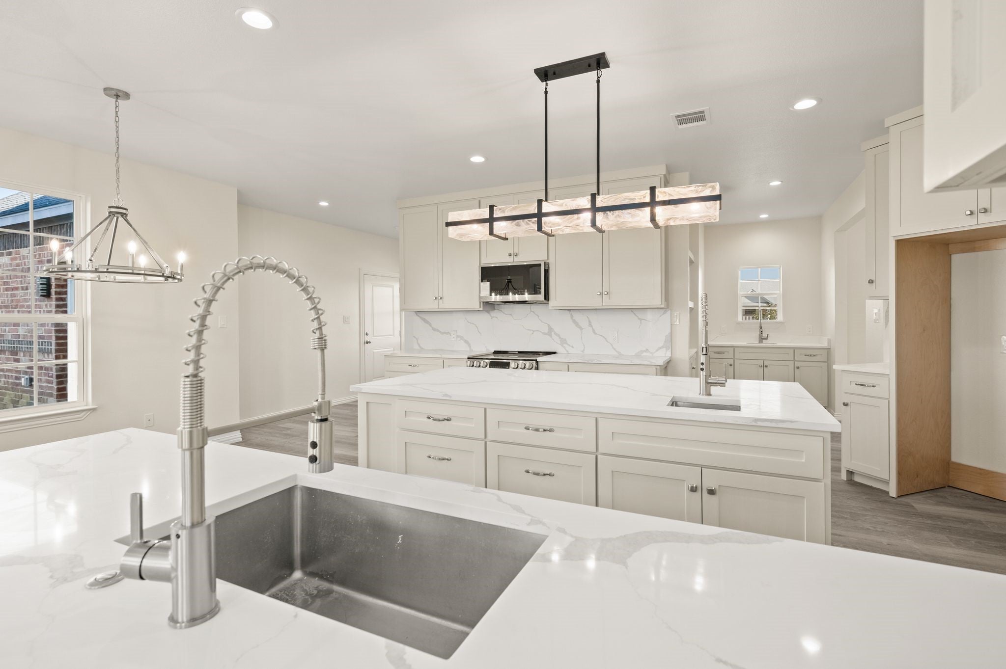 Grand Prairie, Texas, 75104, United States, 5 Bedrooms Bedrooms, ,5 BathroomsBathrooms,Residential,For Sale,2005426