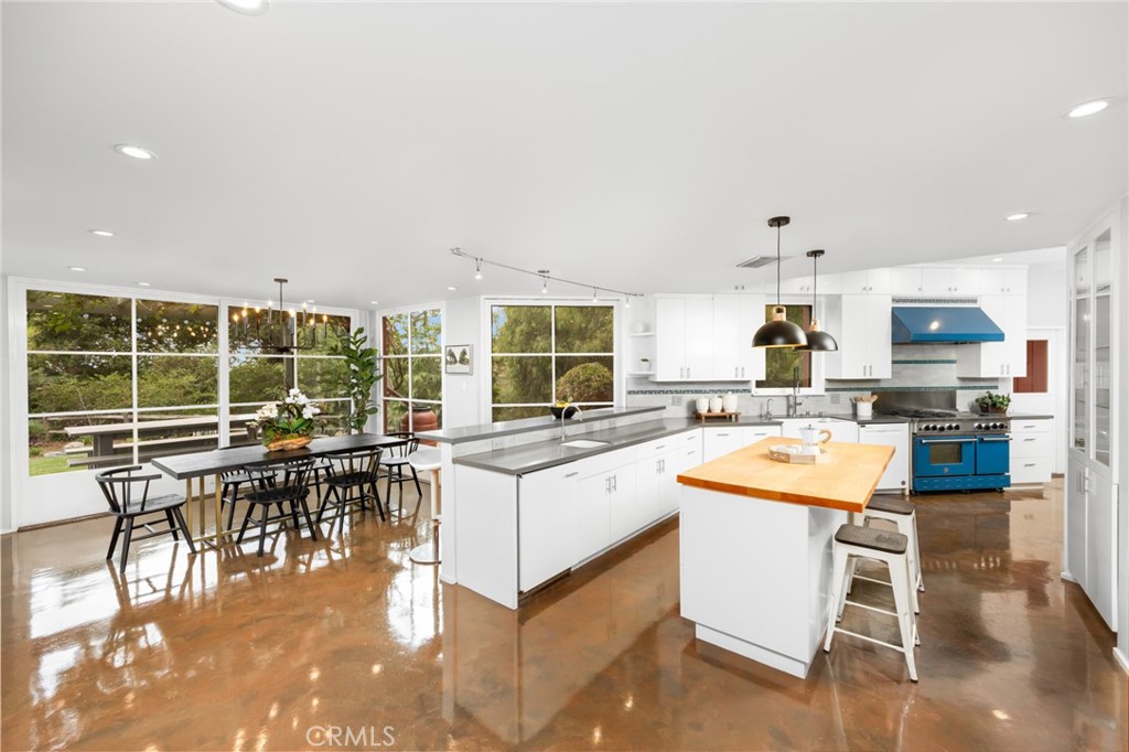 Sierra Madre, California, 91024, United States, 5 Bedrooms Bedrooms, ,2 BathroomsBathrooms,Residential,For Sale,1777104