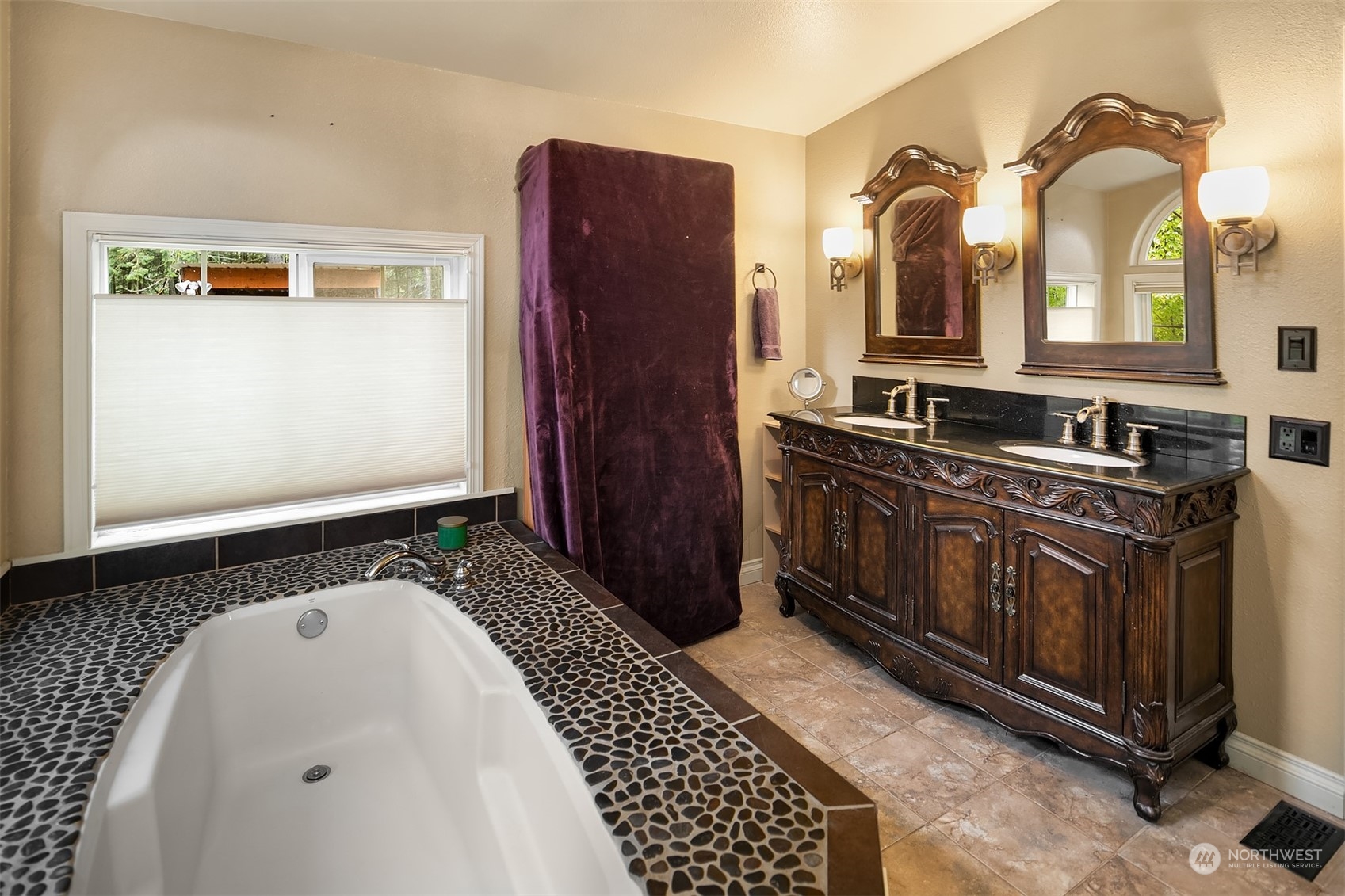 Easton, Washington, 98925, United States, 3 Bedrooms Bedrooms, ,3 BathroomsBathrooms,Residential,For Sale,1912346